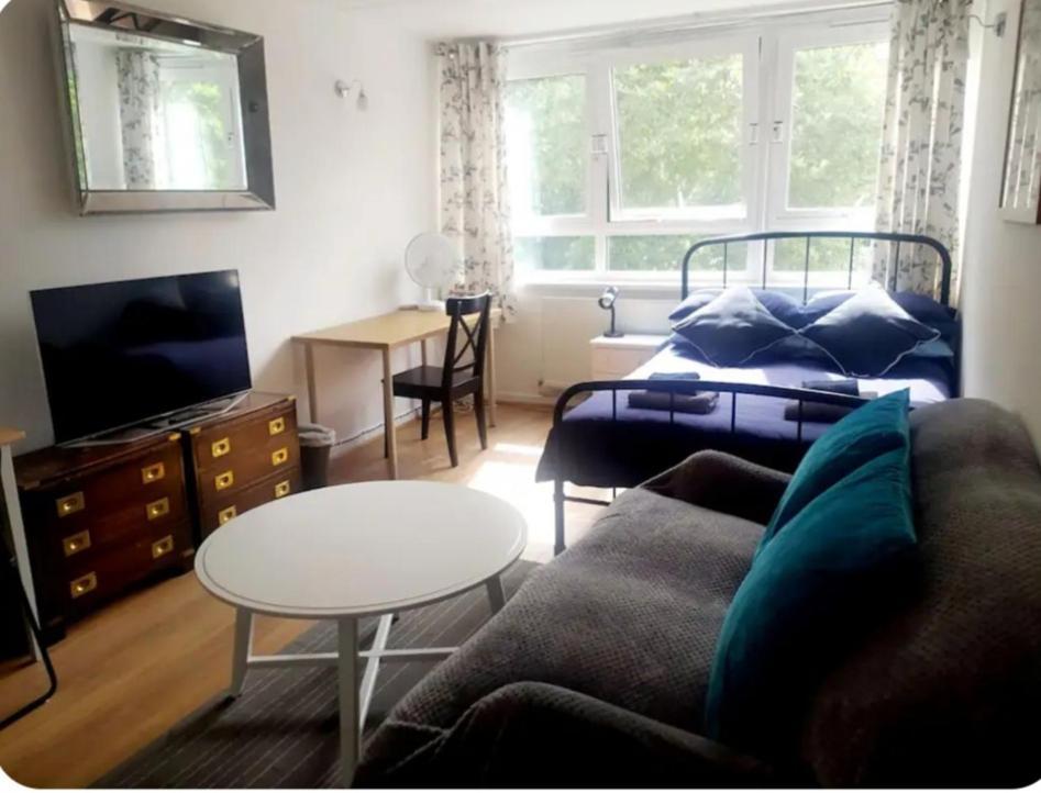 Hospedagem domiciliar Spacious Double By Batteresa Park - Zone 1 Londres