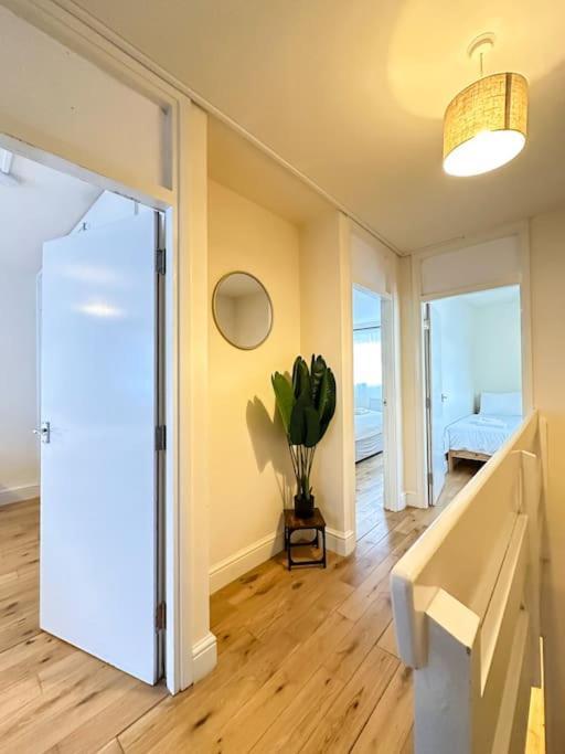 Oasis Split Level Flat In Zone 1 Apartamento Londres