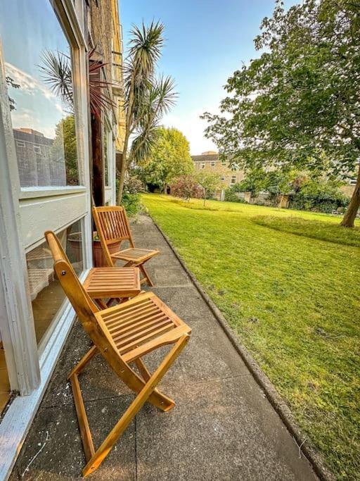 Oasis Split Level Flat In Zone 1