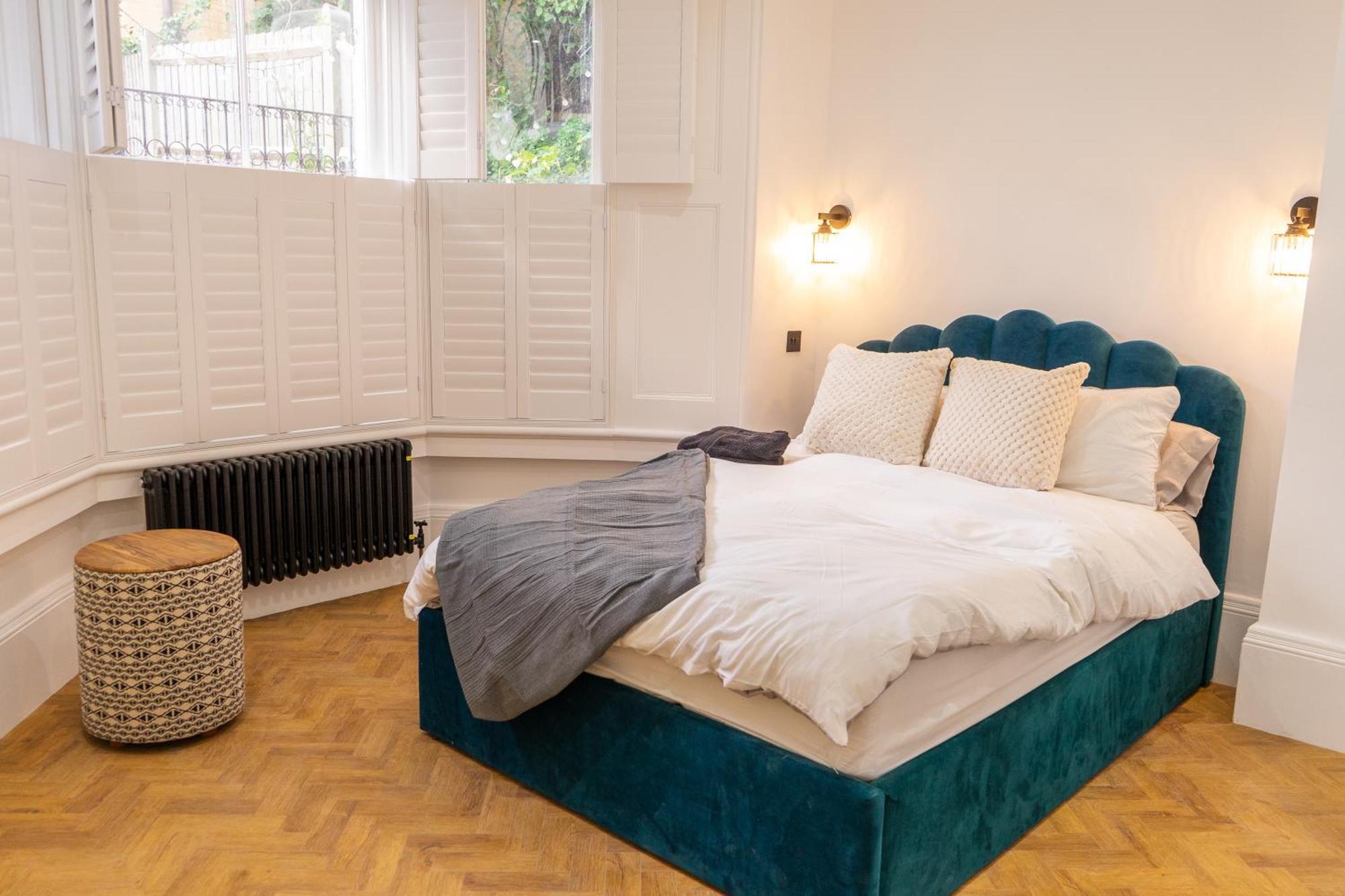 Apartment Kensington Bay View Dreams London