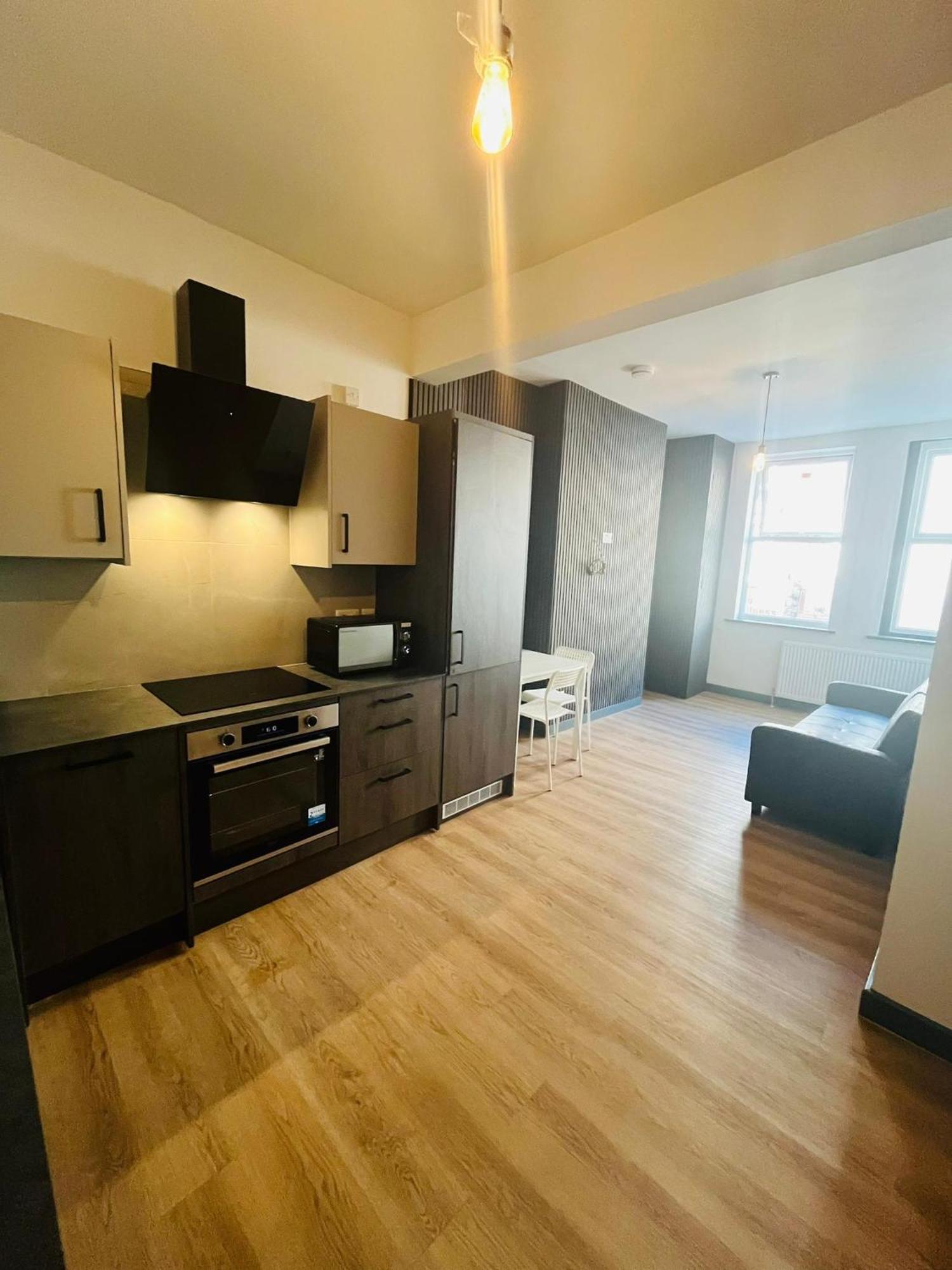 Kilburn Guest *