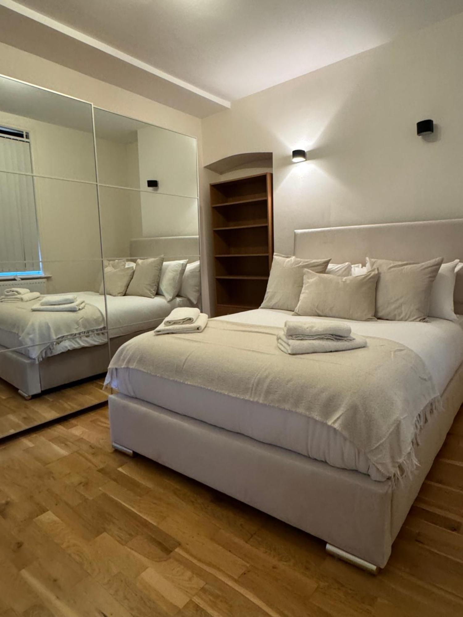 Sutherland Avenue Apartment *