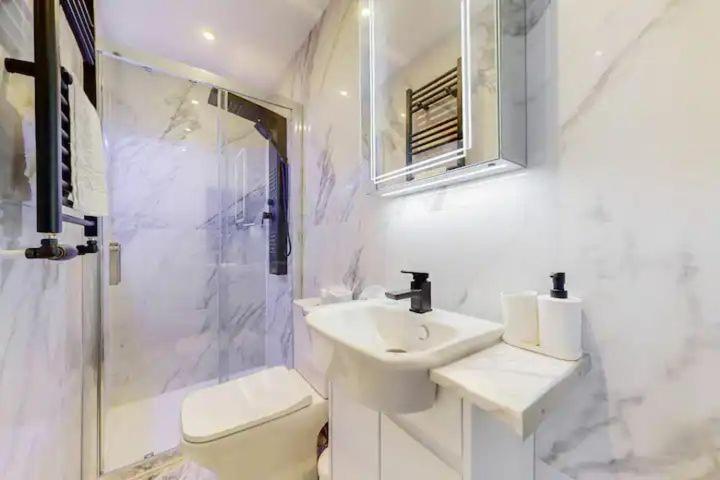 Praed Street Paddington Apartment London