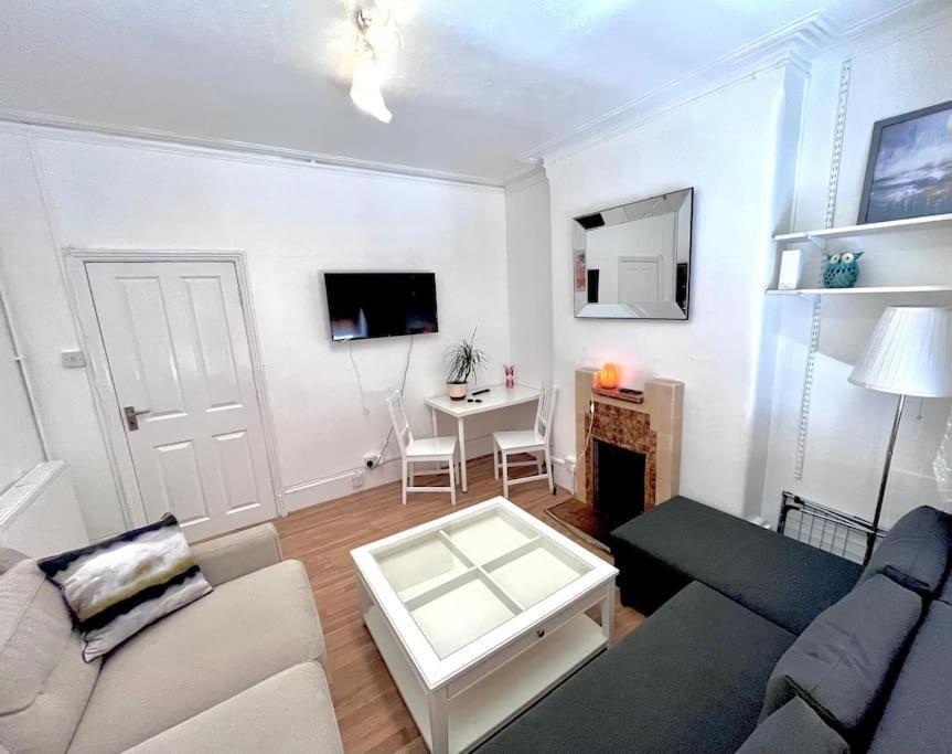 One Bedroom Flat Sw8 * Londres