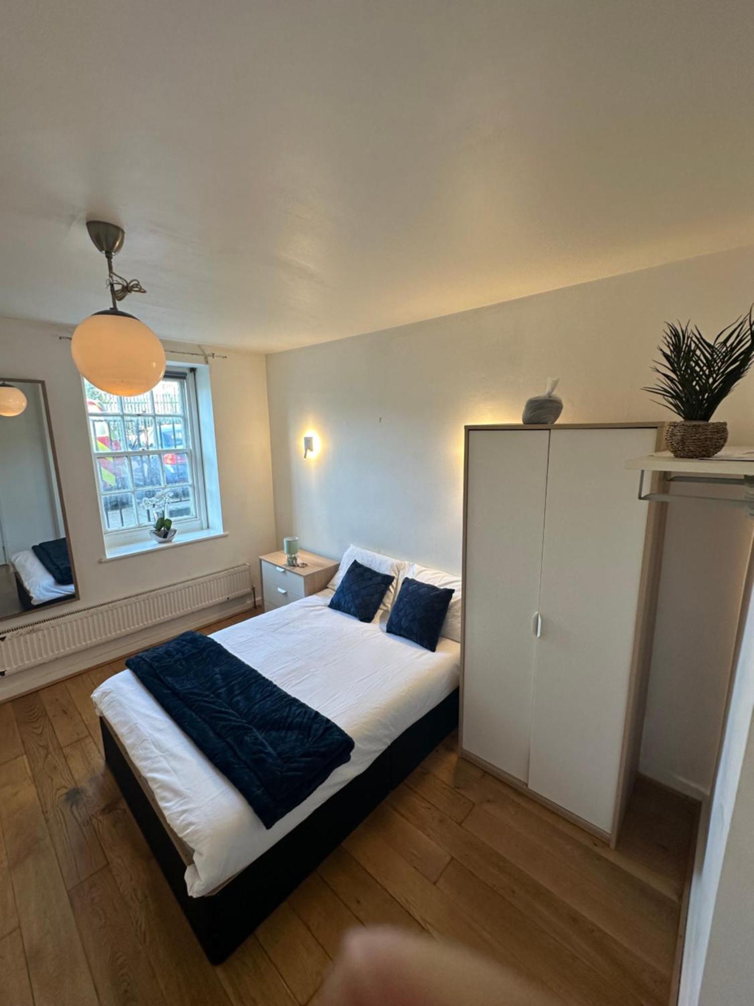 2 Bedroom Flat In Kingscross, St Pancras! 6 People Appartement Londres