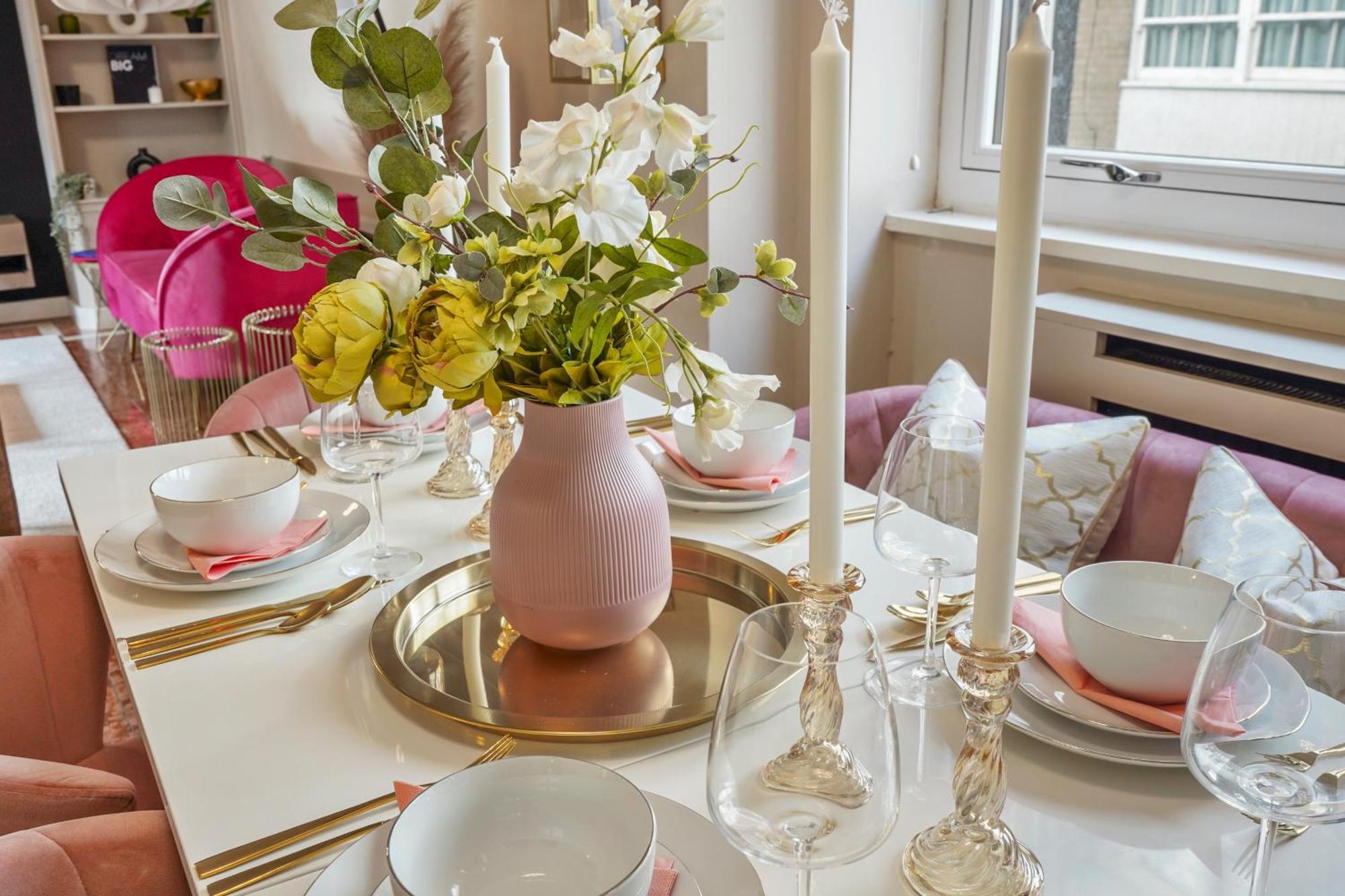 Hébergement de vacances Mews House With Private Patio & Parking *