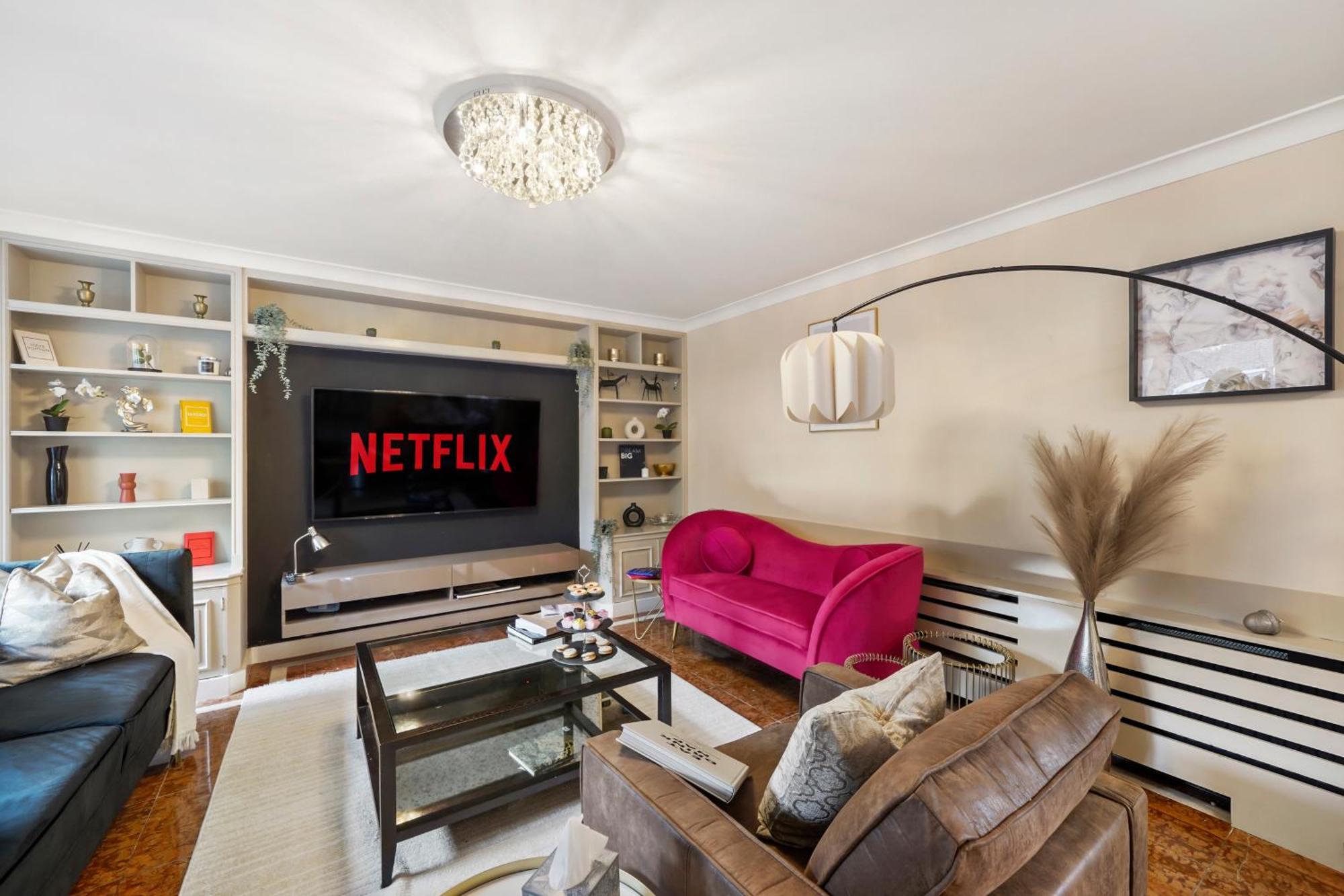Hébergement de vacances Mews House With Private Patio & Parking Londres