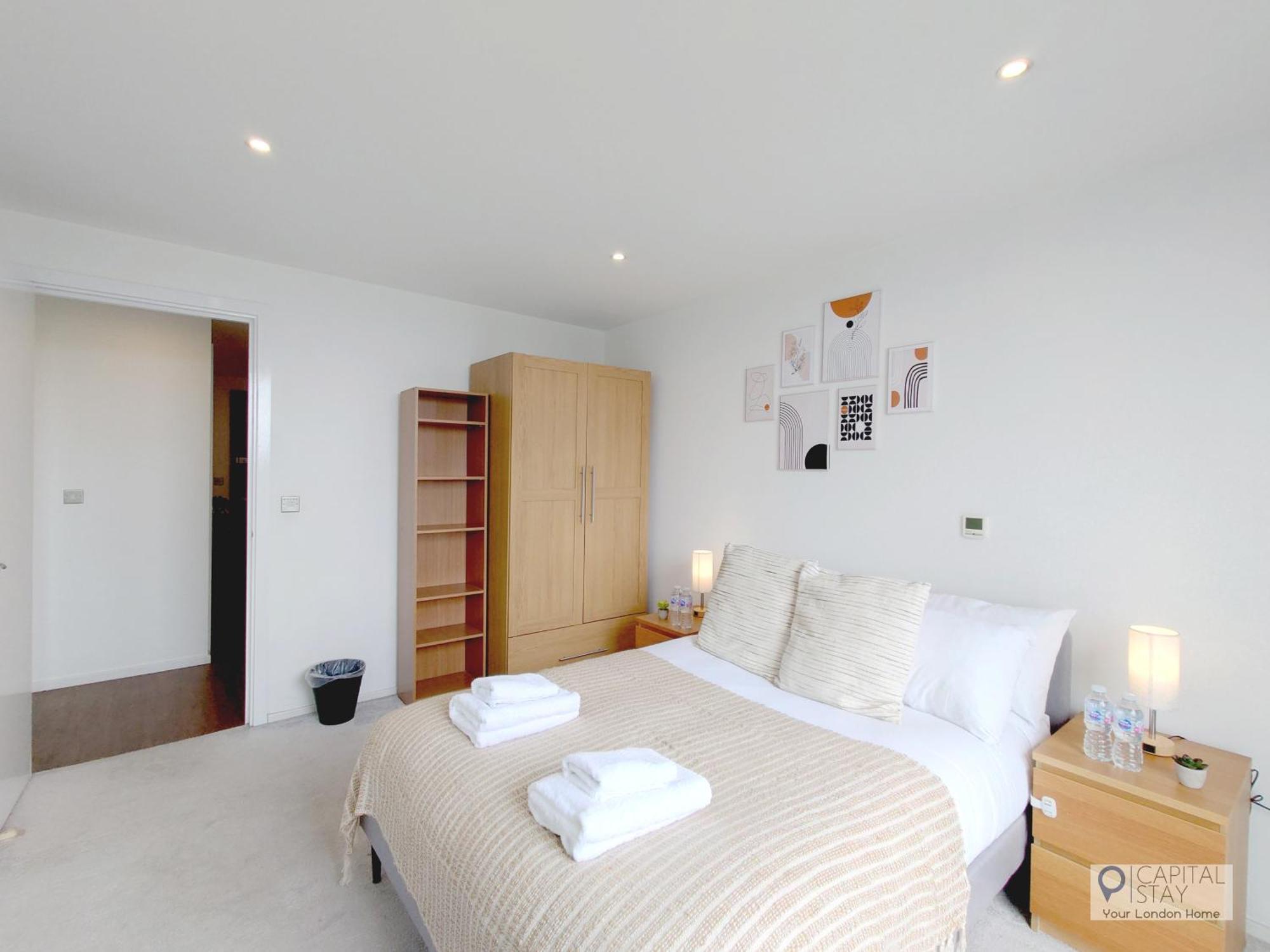 Fully Serviced Two Bed With River View