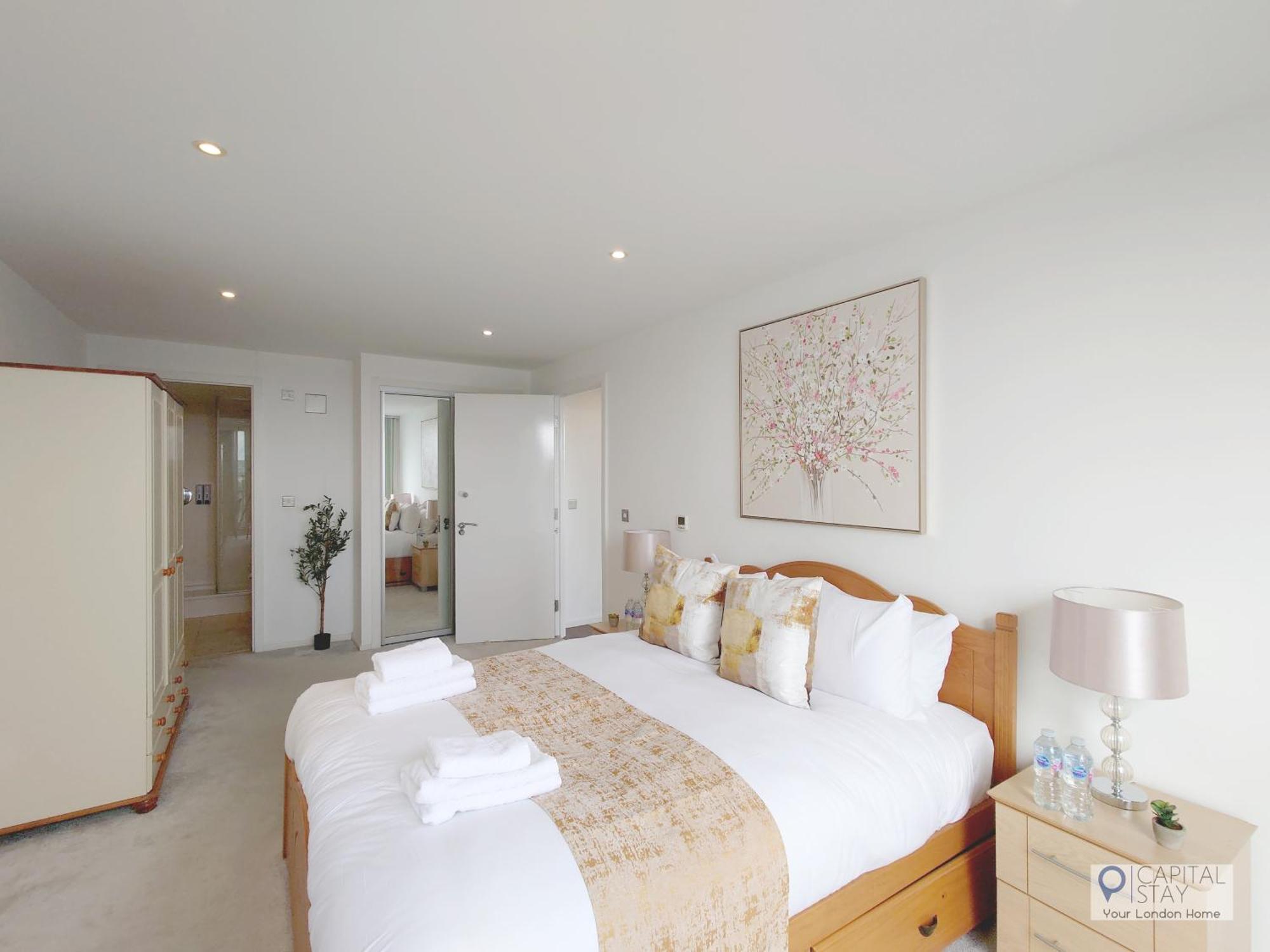 Fully Serviced Two Bed With River View Apartamento Londres