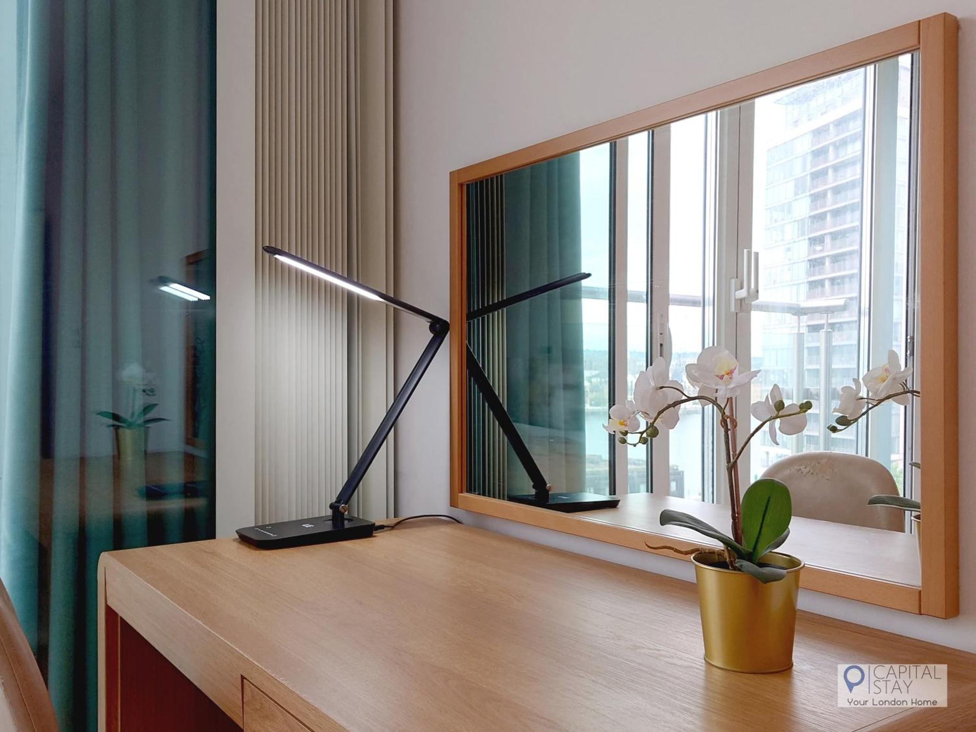 Fully Serviced Two Bed With River View Apartamento *