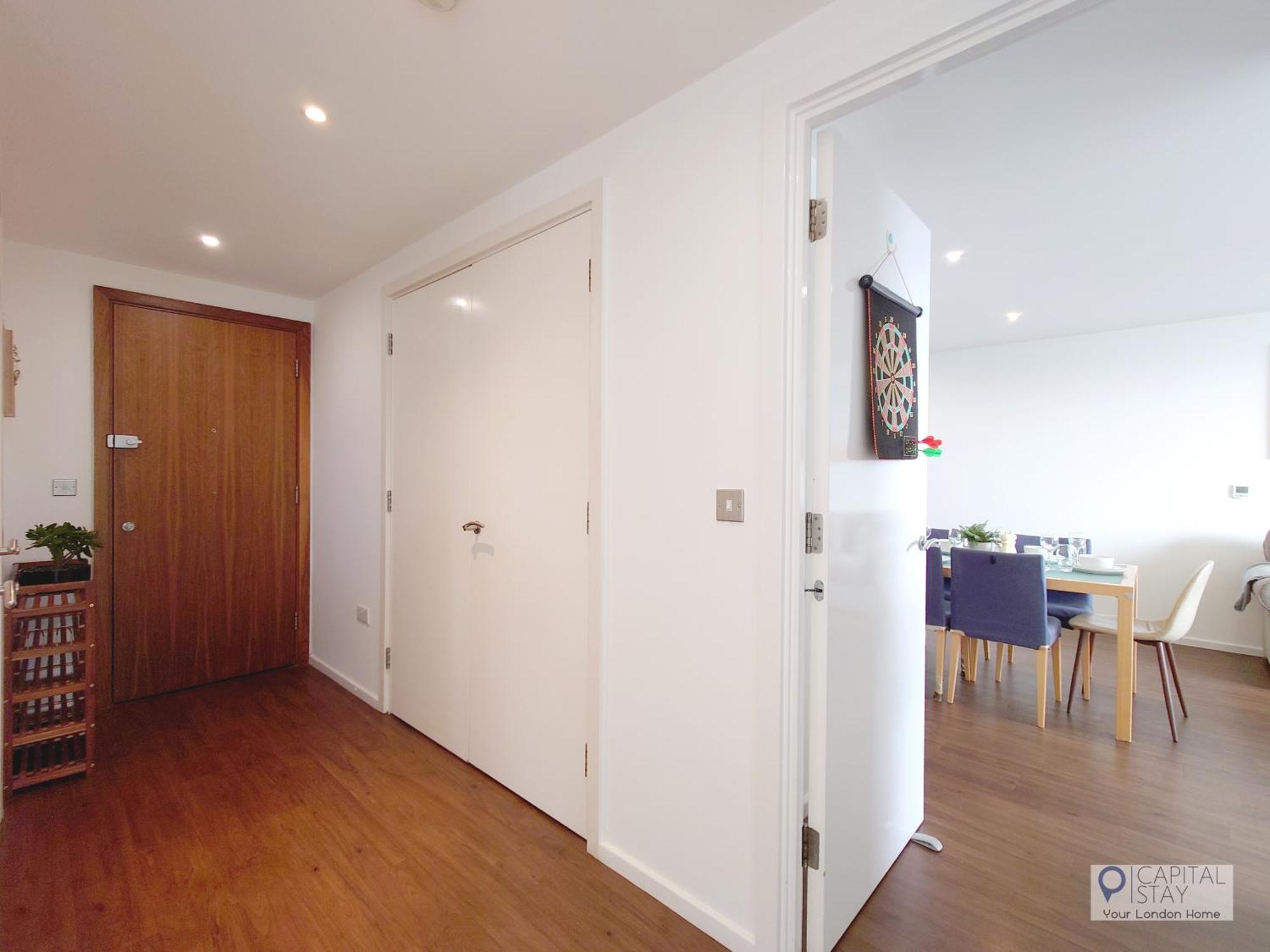 Fully Serviced Two Bed With River View Apartamento *