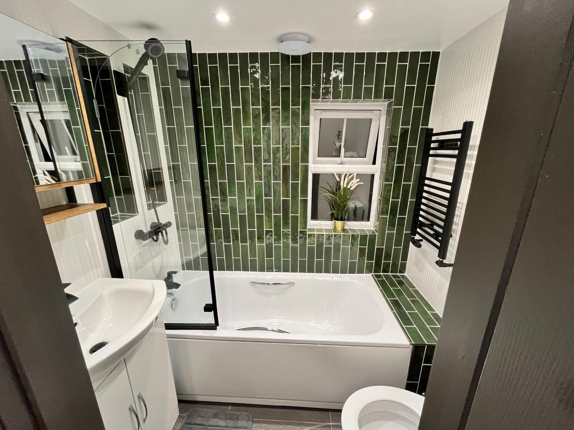 Fabulous 3 Bed - Near Excel - Sleeps 6 - 8 Londres