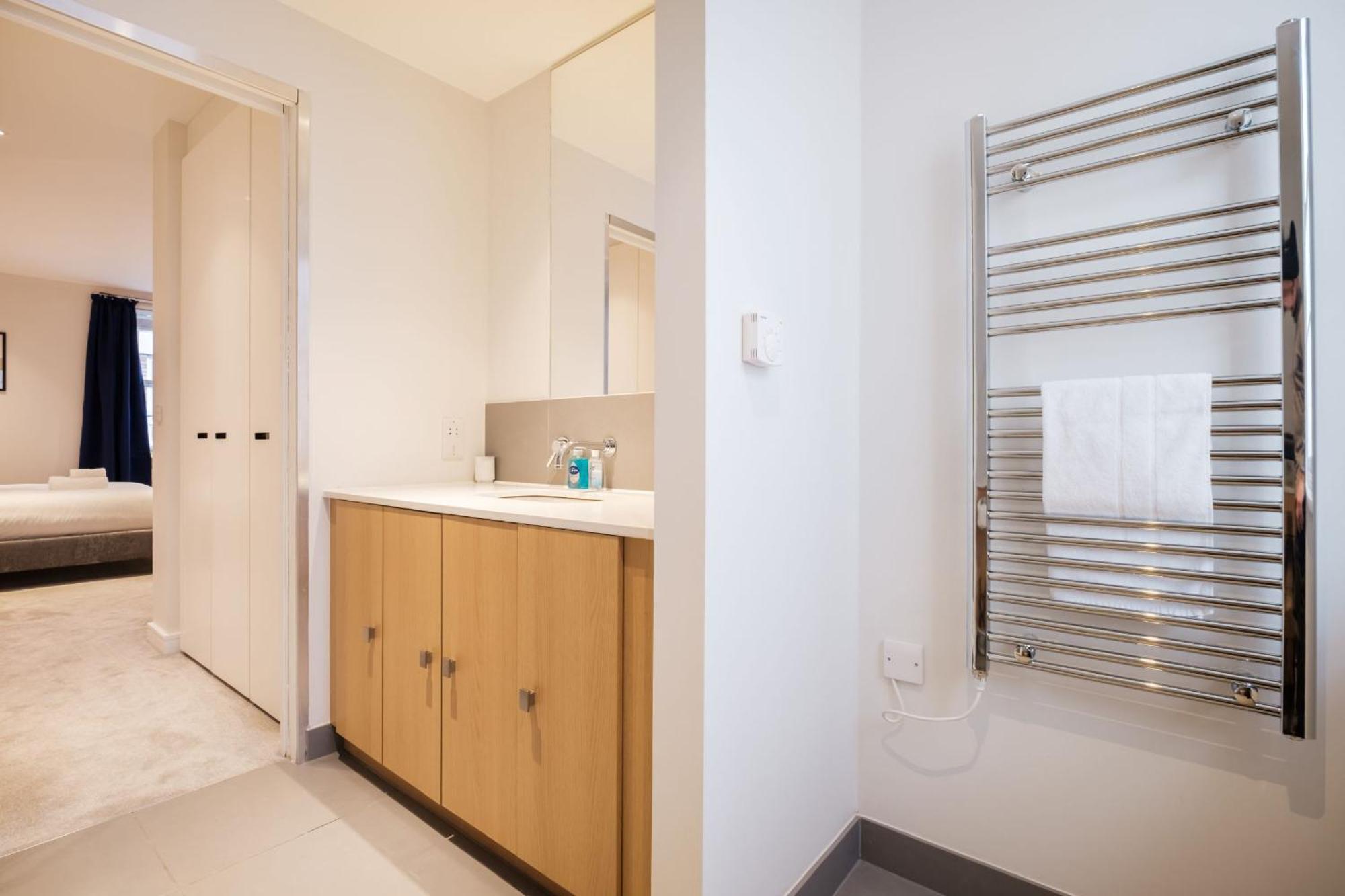 Of - 2br - Cityapartmentstay Apartamento Londres