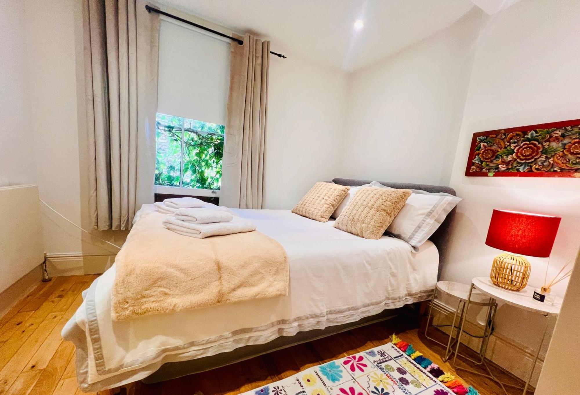 Stylish 2 Bedroom Notting Hill Superstar Apartment London