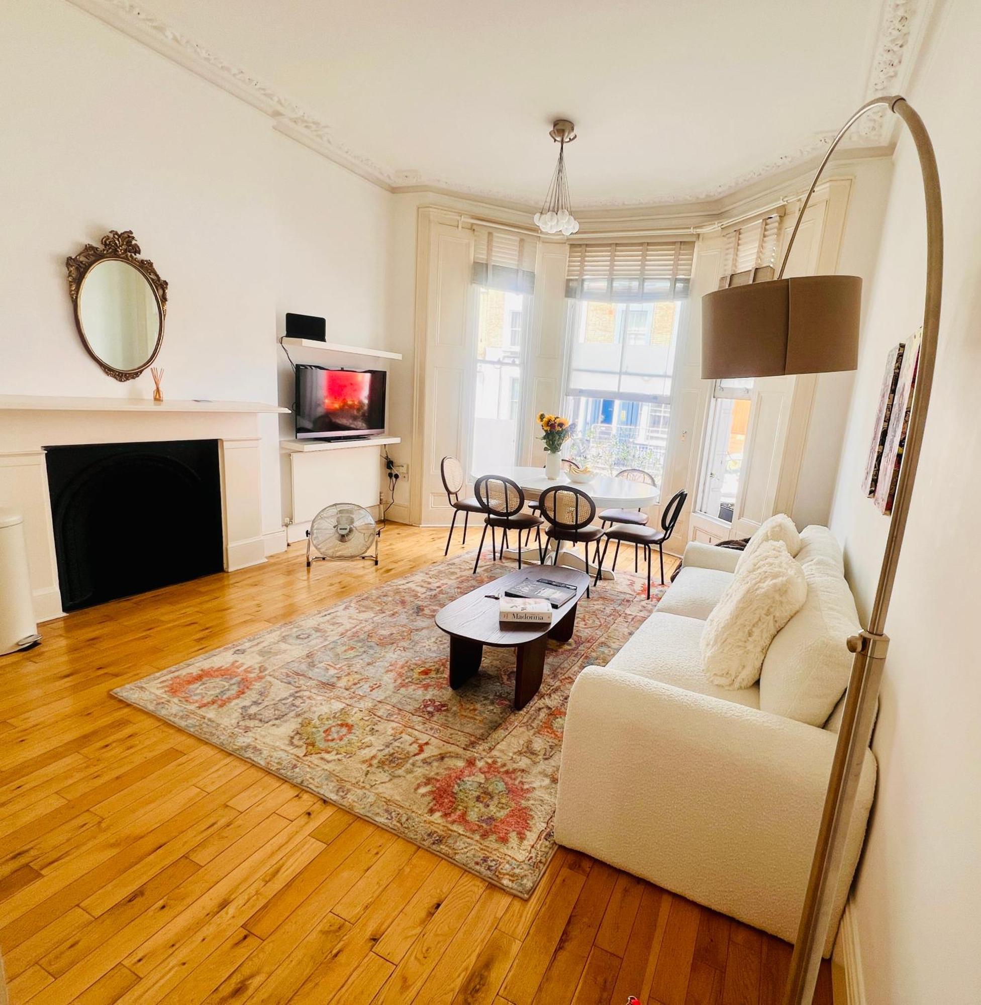 Stylish 2 Bedroom Notting Hill Superstar * London