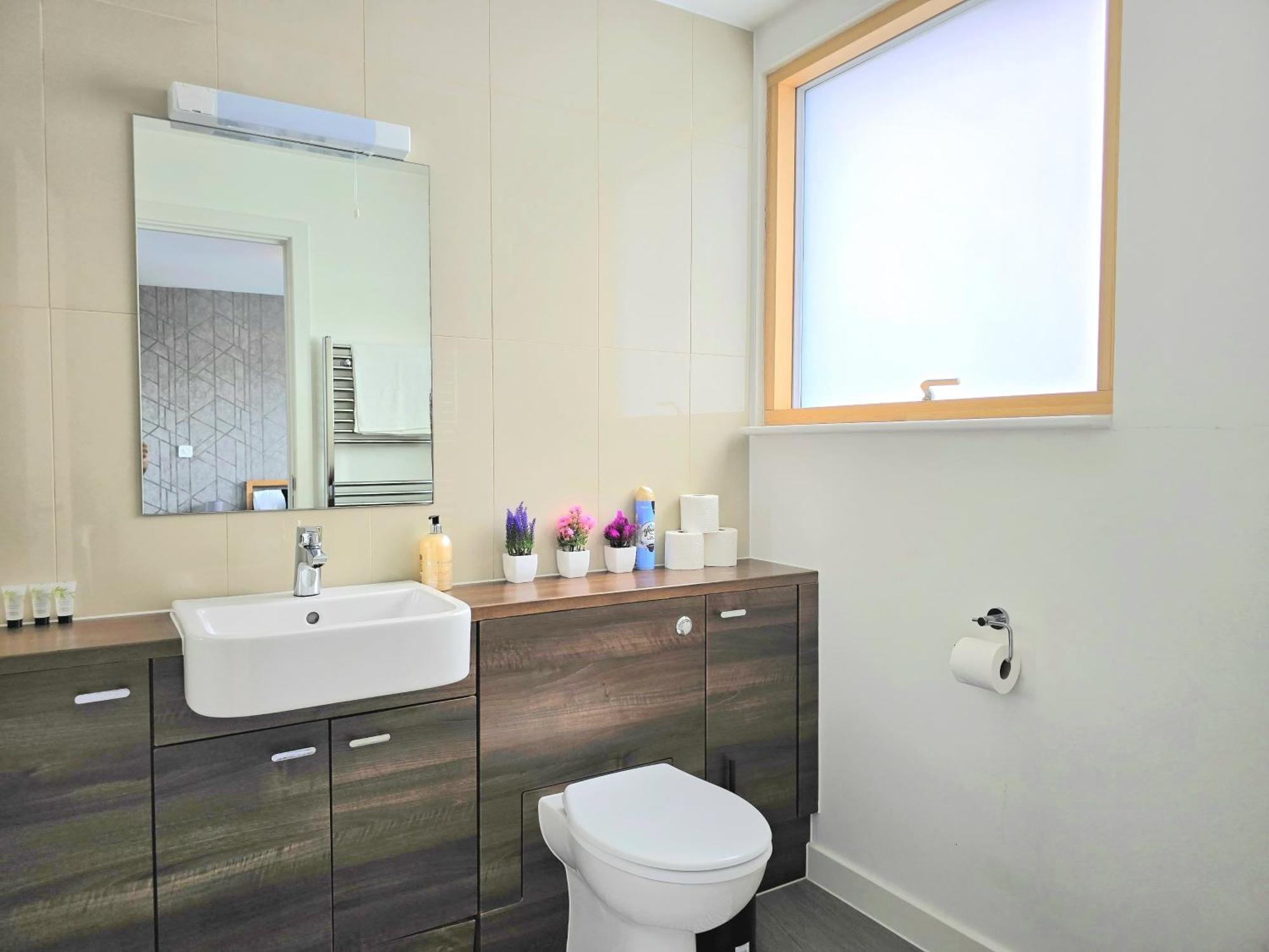 Spectacular 3Br 2Bath Rooftop Sky-Views With Parking * Londres
