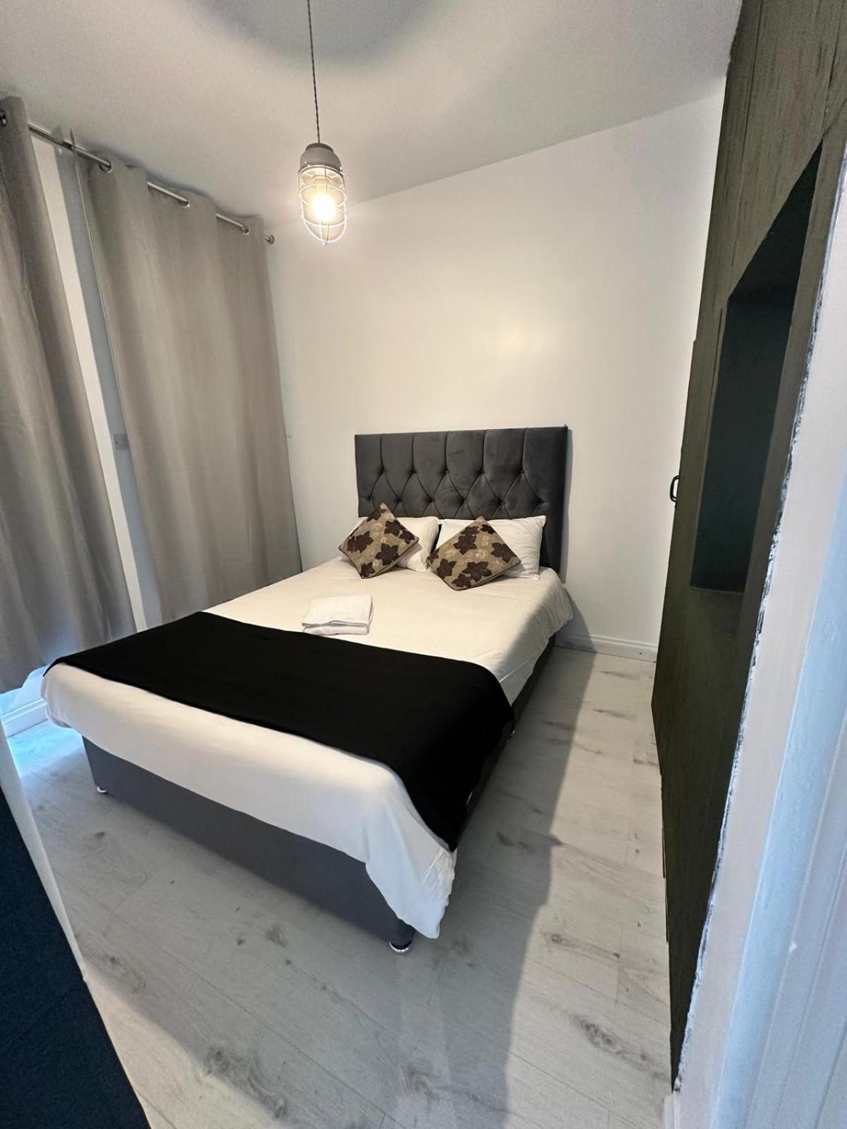 2 Bedroom Flat Wembley Appartement Londres
