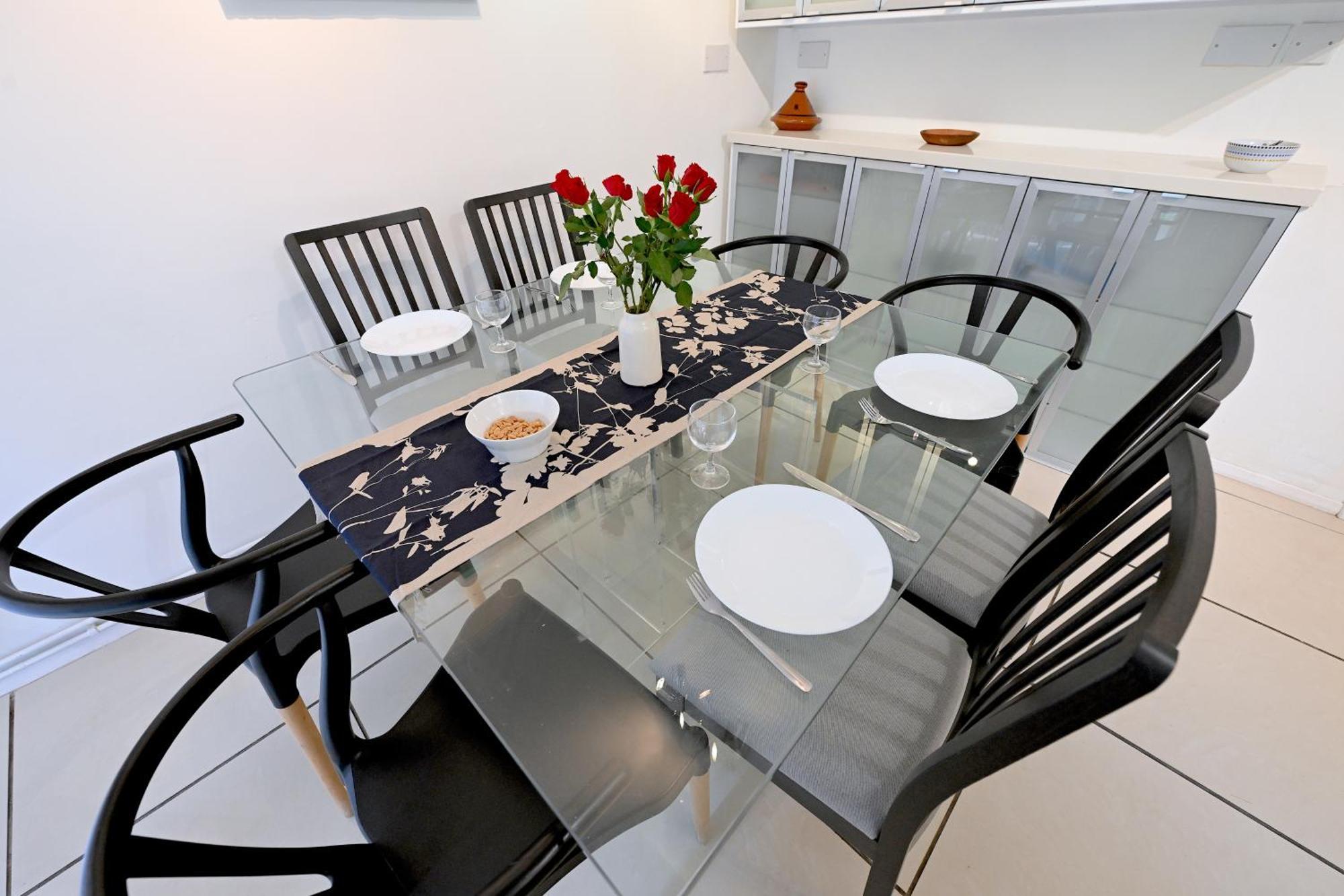 4 Bedroom Patio House Regent's Park - Parking London