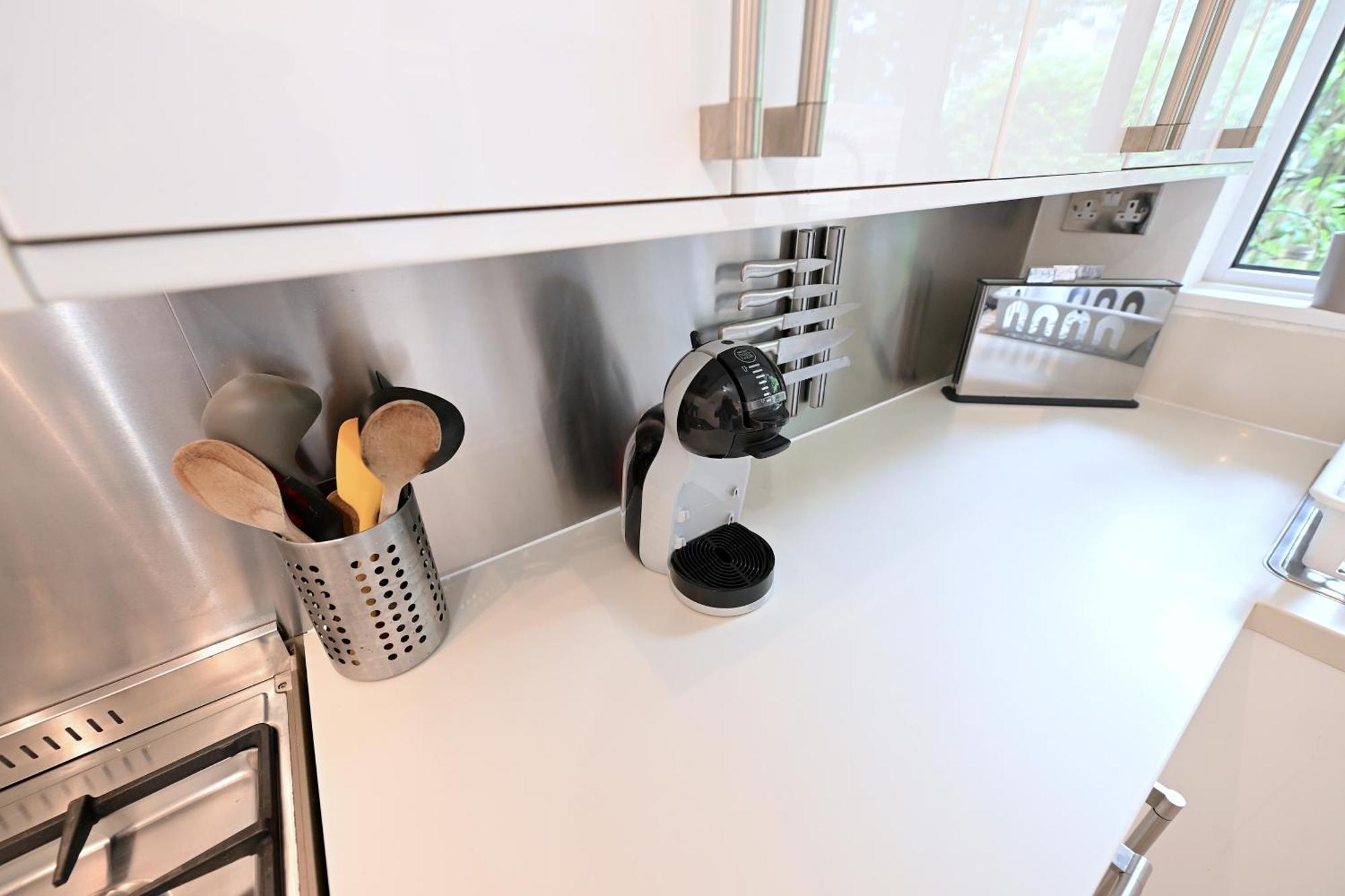 4 Bedroom Patio House Regent's Park - Parking Apartment London