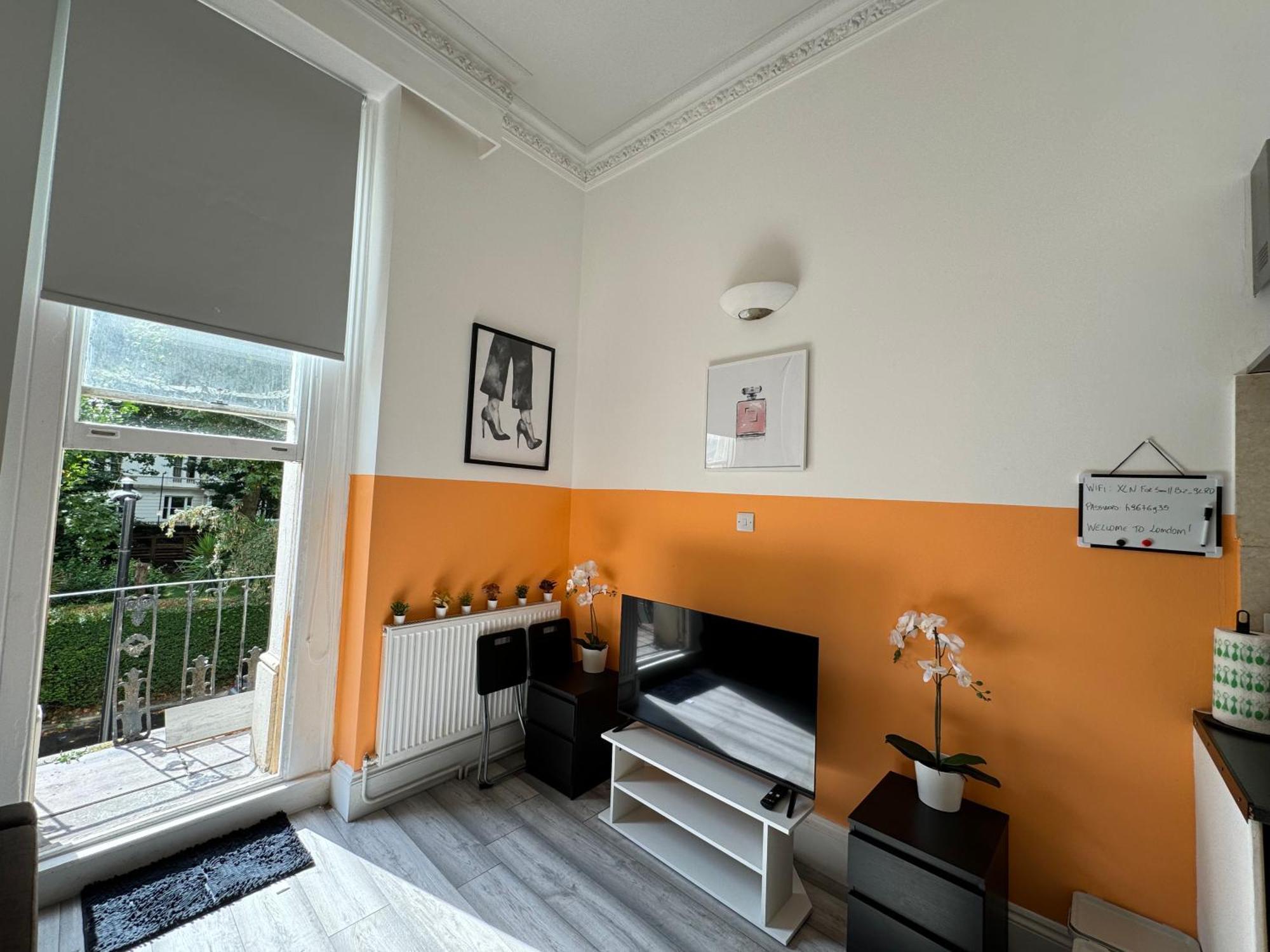 Central, Compact And Fashion Flat For 4 People With Breakfast In Kensington Zone 1 *