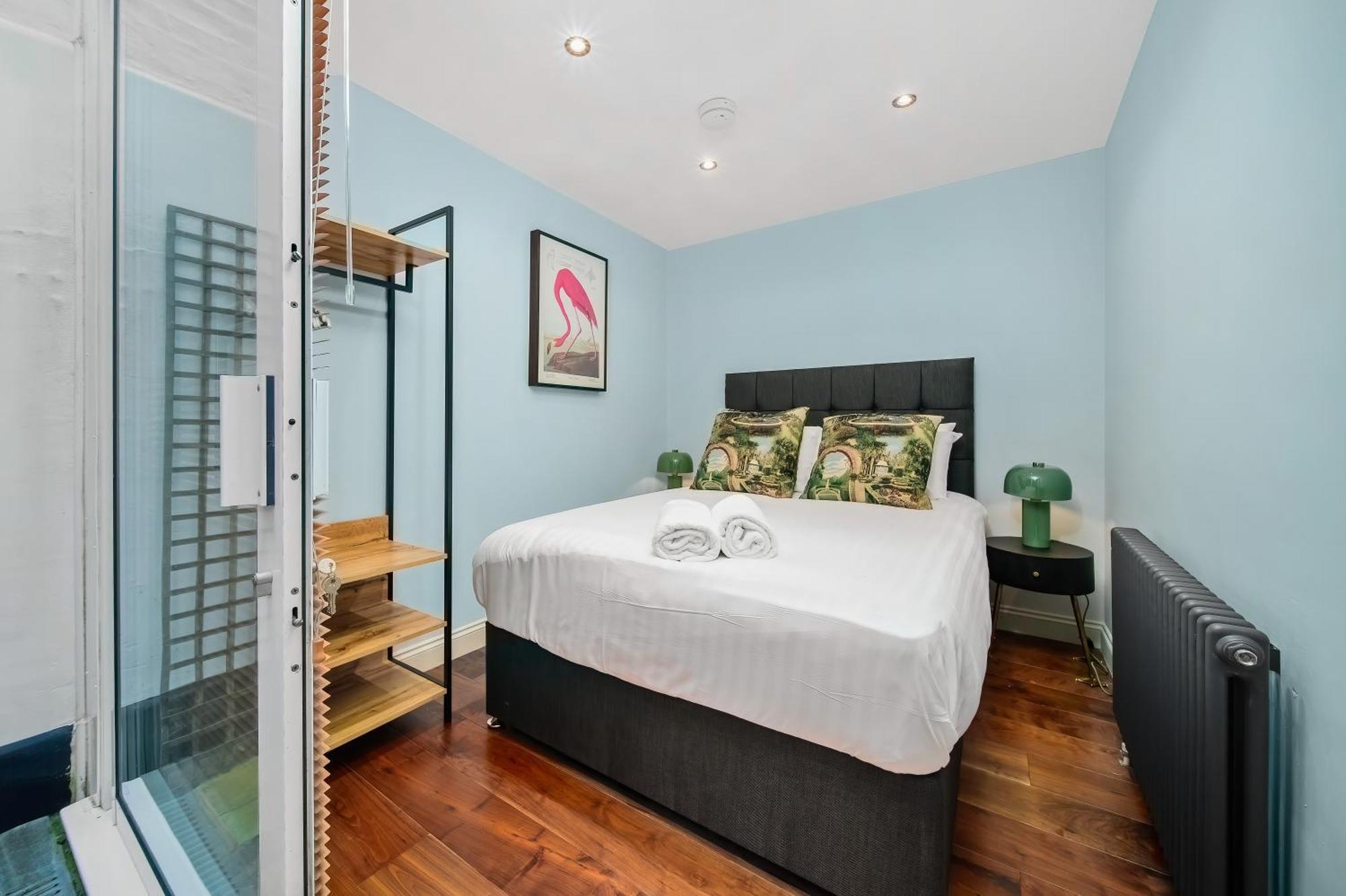 Hyde Park 2 Bedroom *