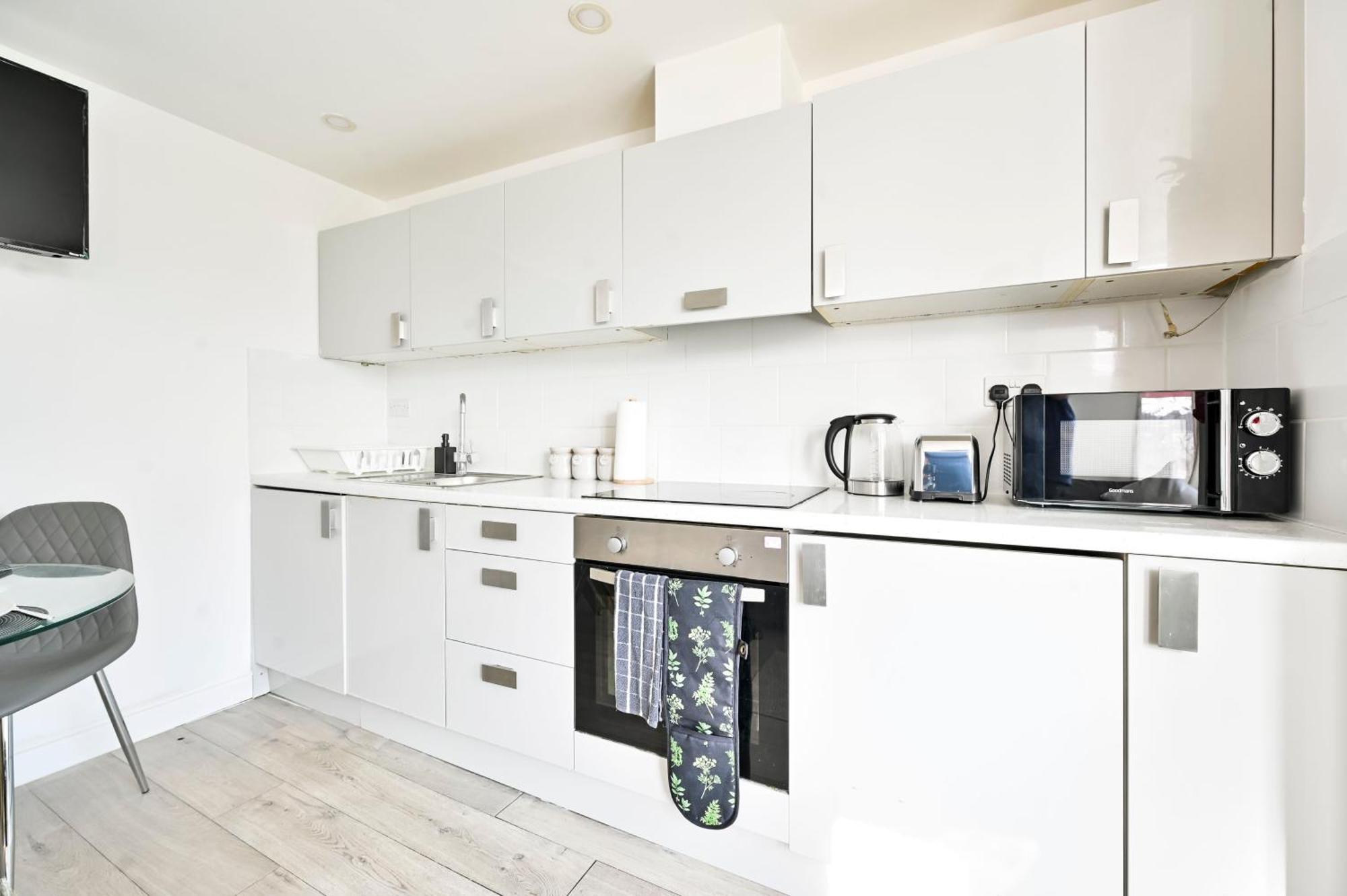 Bright & Comfy 1 Bed Near Catford Station * Londen