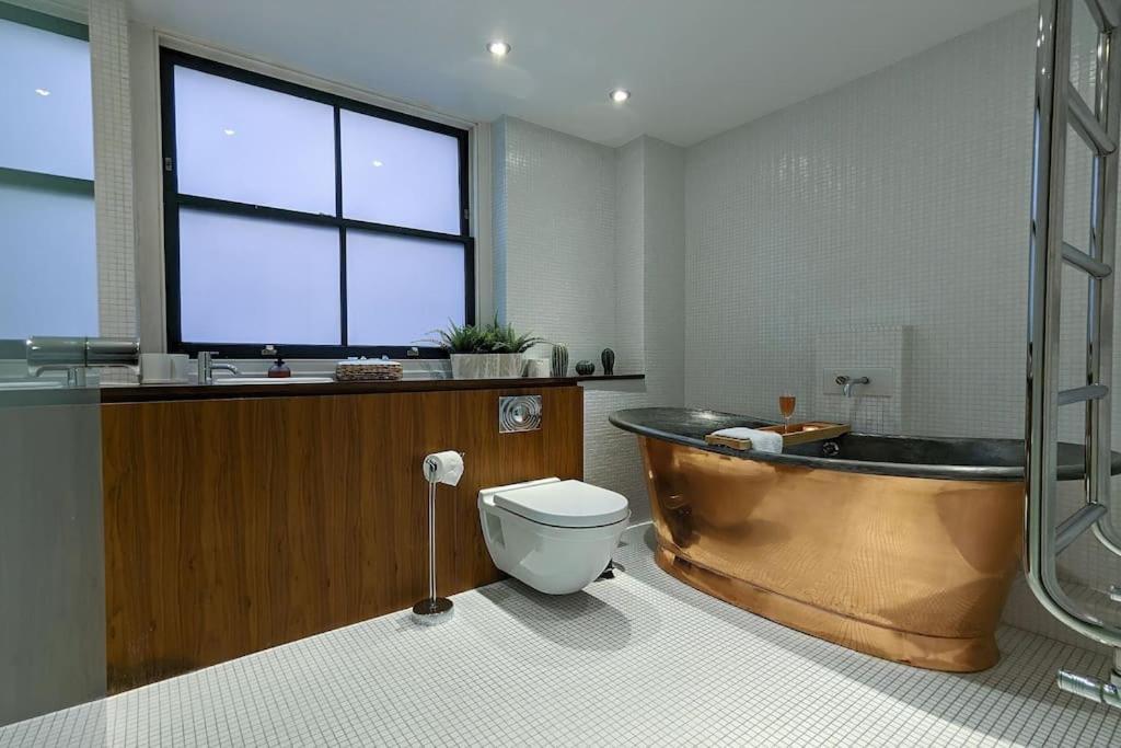 Extra Big 4-bed House In Liverpool Street! *