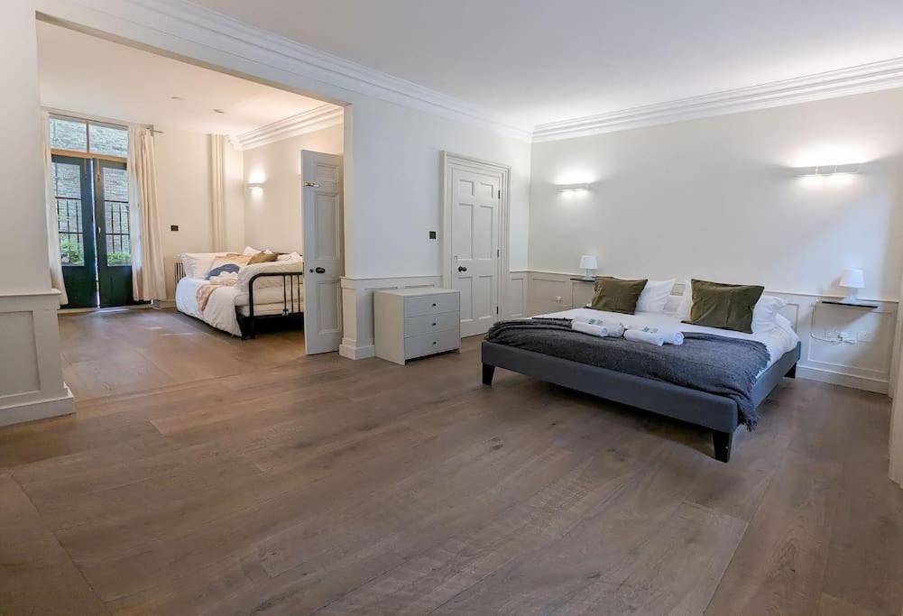 Extra Big 4-bed House In Liverpool Street! London
