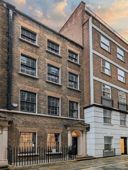 Extra Big 4-bed House In Liverpool Street! London