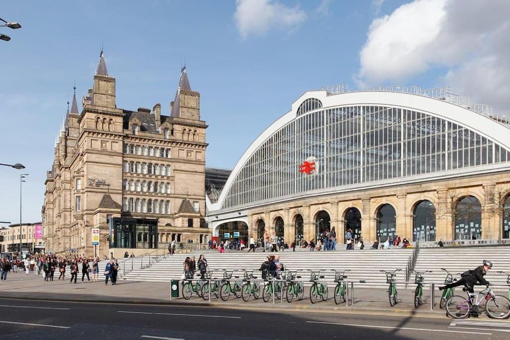 Ferienhaus Extra Big 4-bed House In Liverpool Street!