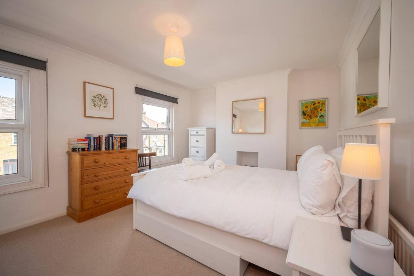 Hébergement de vacances Pass The Keys Stylishly Designed Townhouse - Garden Oasis *