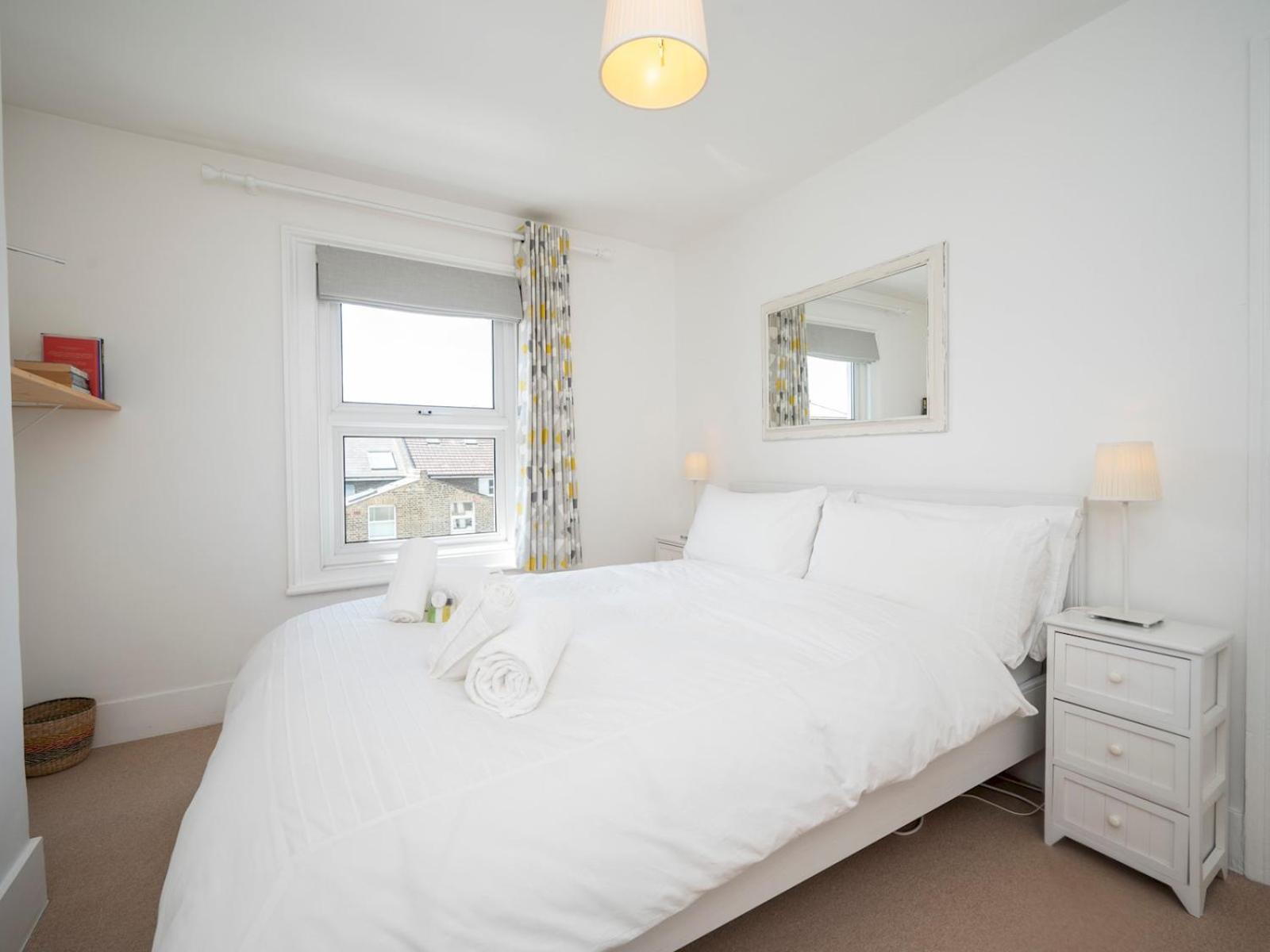 Hébergement de vacances Pass The Keys Stylishly Designed Townhouse - Garden Oasis *
