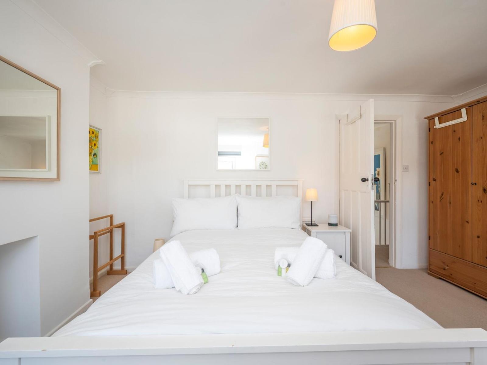 Hébergement de vacances Pass The Keys Stylishly Designed Townhouse - Garden Oasis *