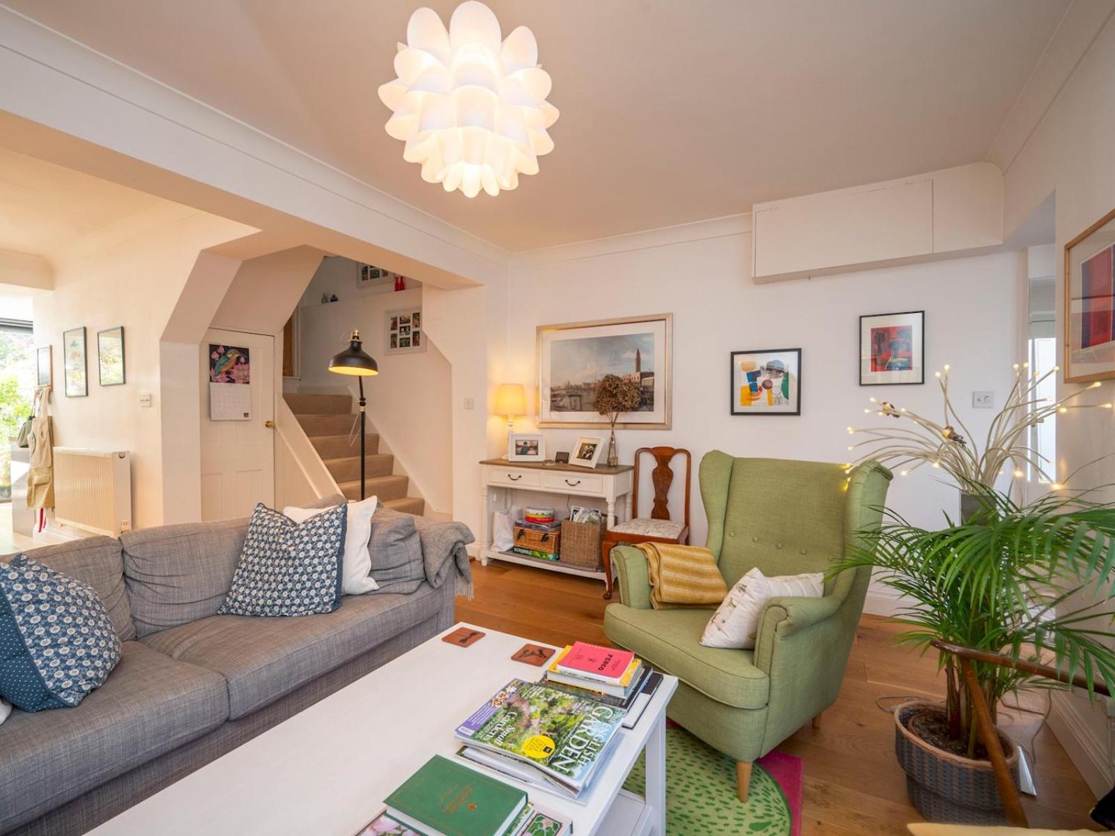 Hébergement de vacances Pass The Keys Stylishly Designed Townhouse - Garden Oasis *