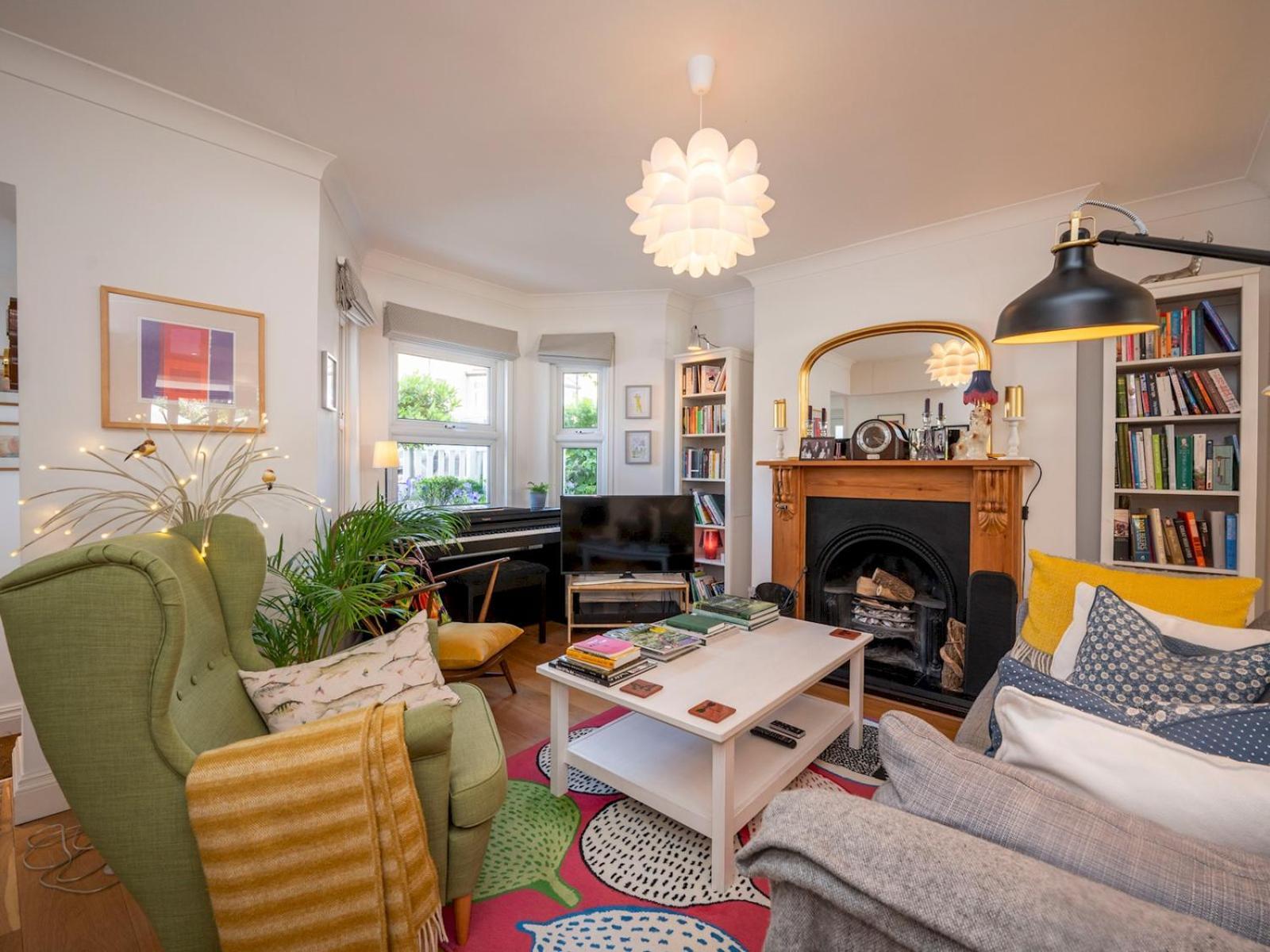 Hébergement de vacances Pass The Keys Stylishly Designed Townhouse - Garden Oasis *
