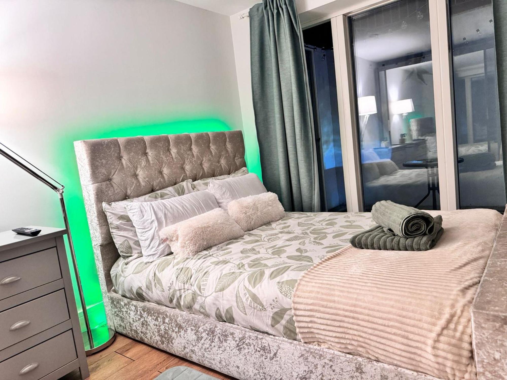 Gasthuis Tropical With Private Bathroom And Patio