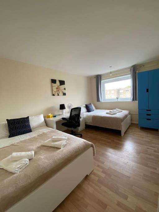 Comfy Entire Flat With View Balcony In Regents Park, Camden, Apartment *