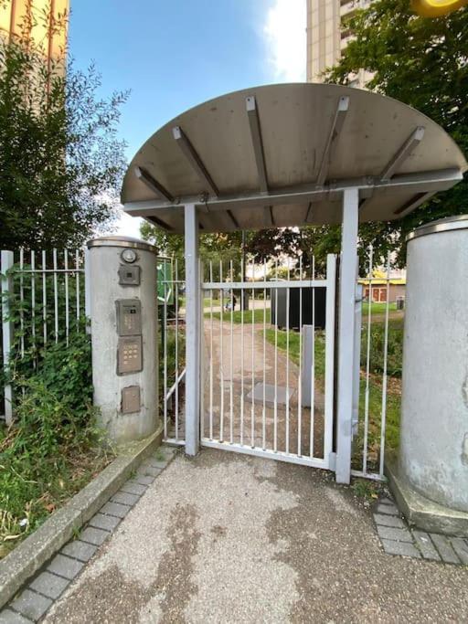 Comfy Entire Flat With View Balcony In Regents Park, Camden, *