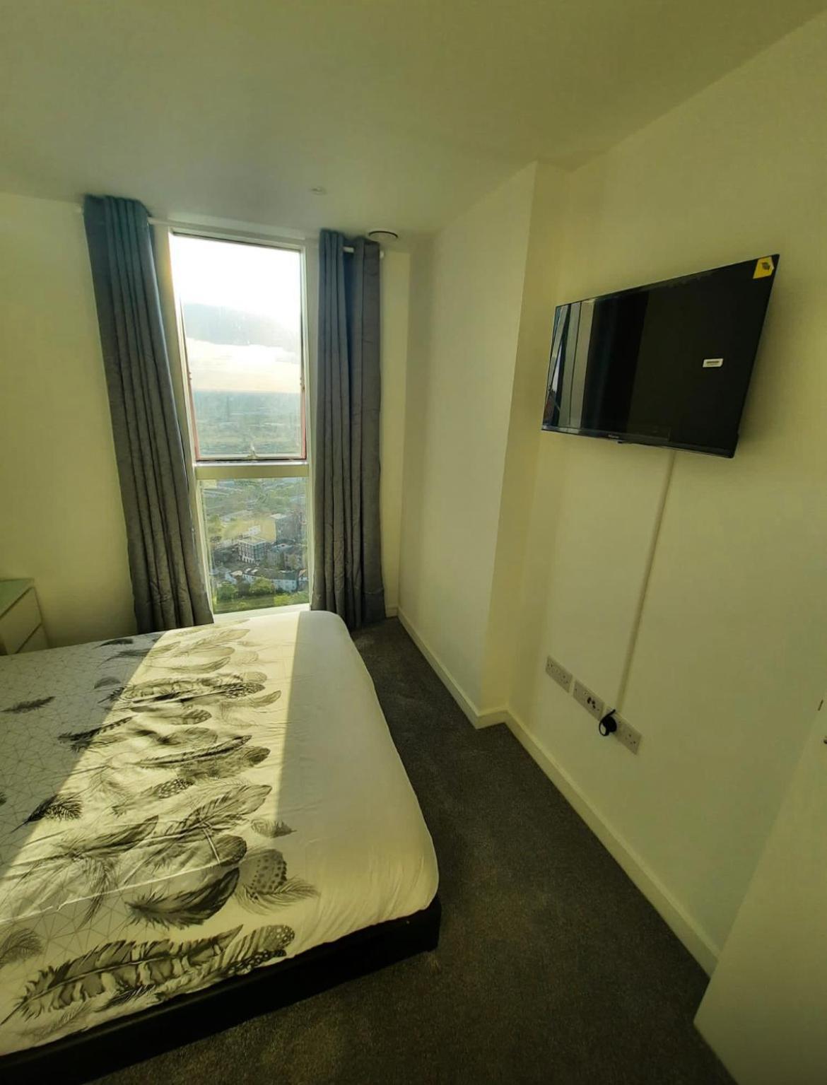 Spacious 3 Bed With Stunning Views Appartement
