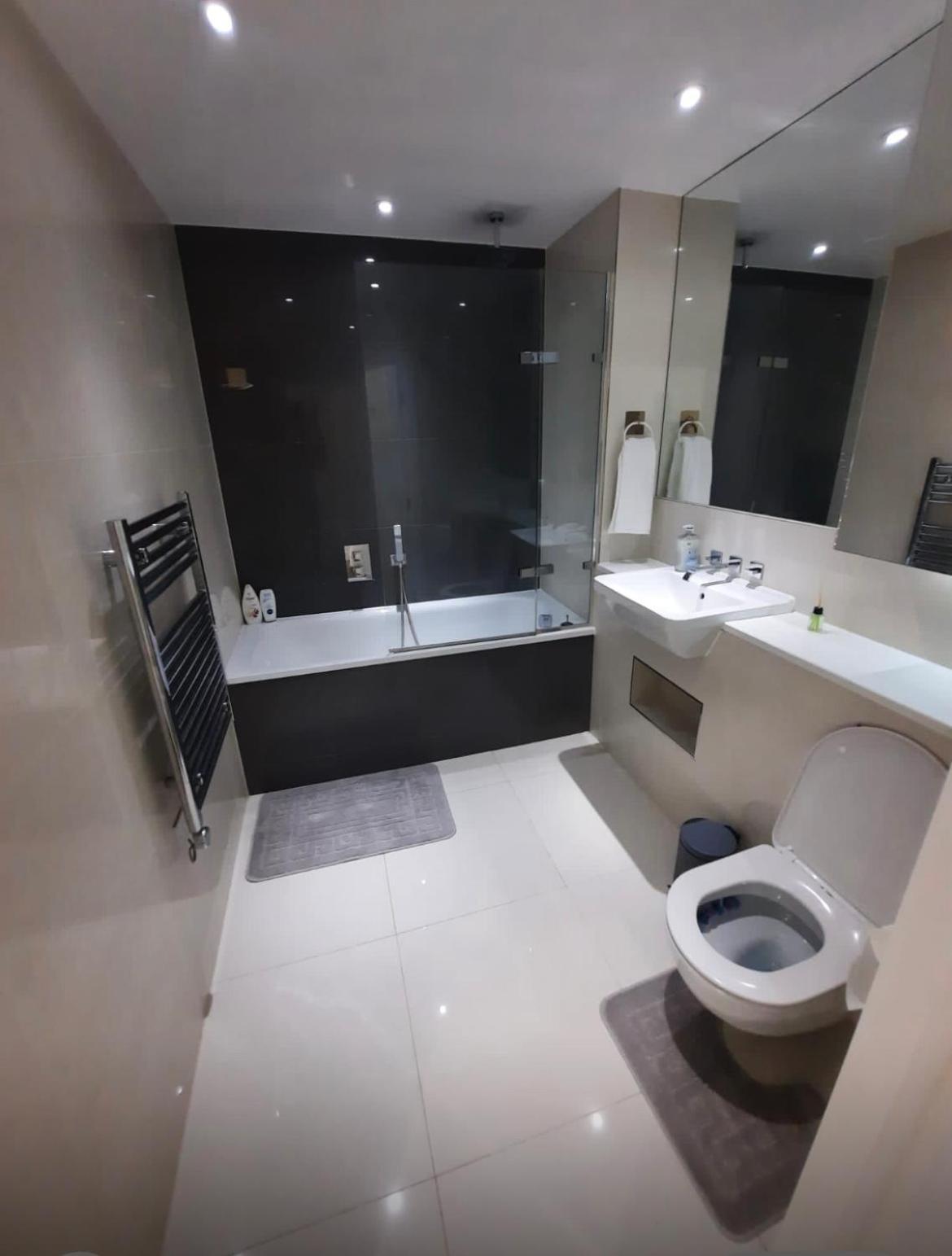 Spacious 3 Bed With Stunning Views Appartement
