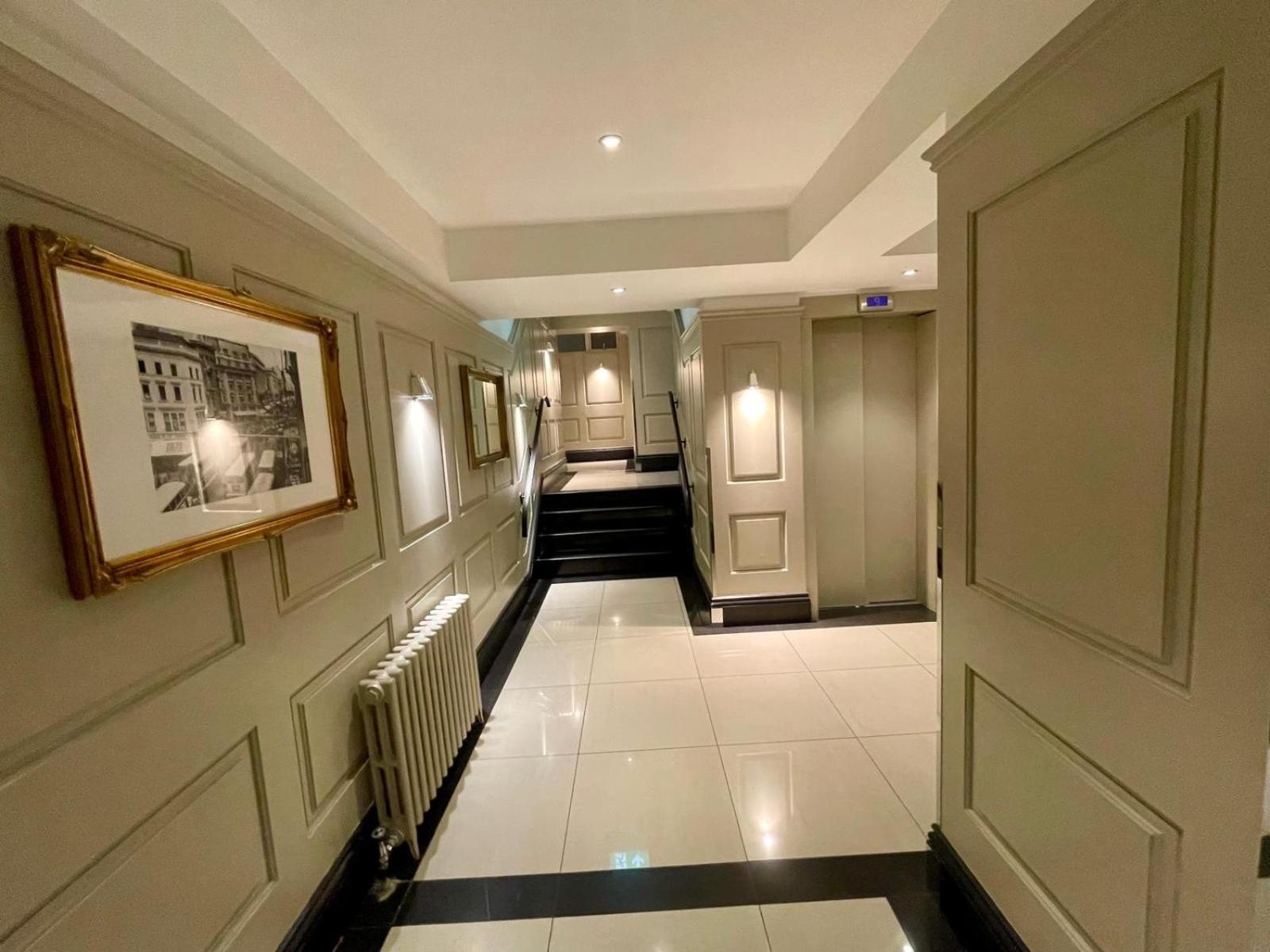 Modern Studio, Prime Location, Stunning View Appartement Londen