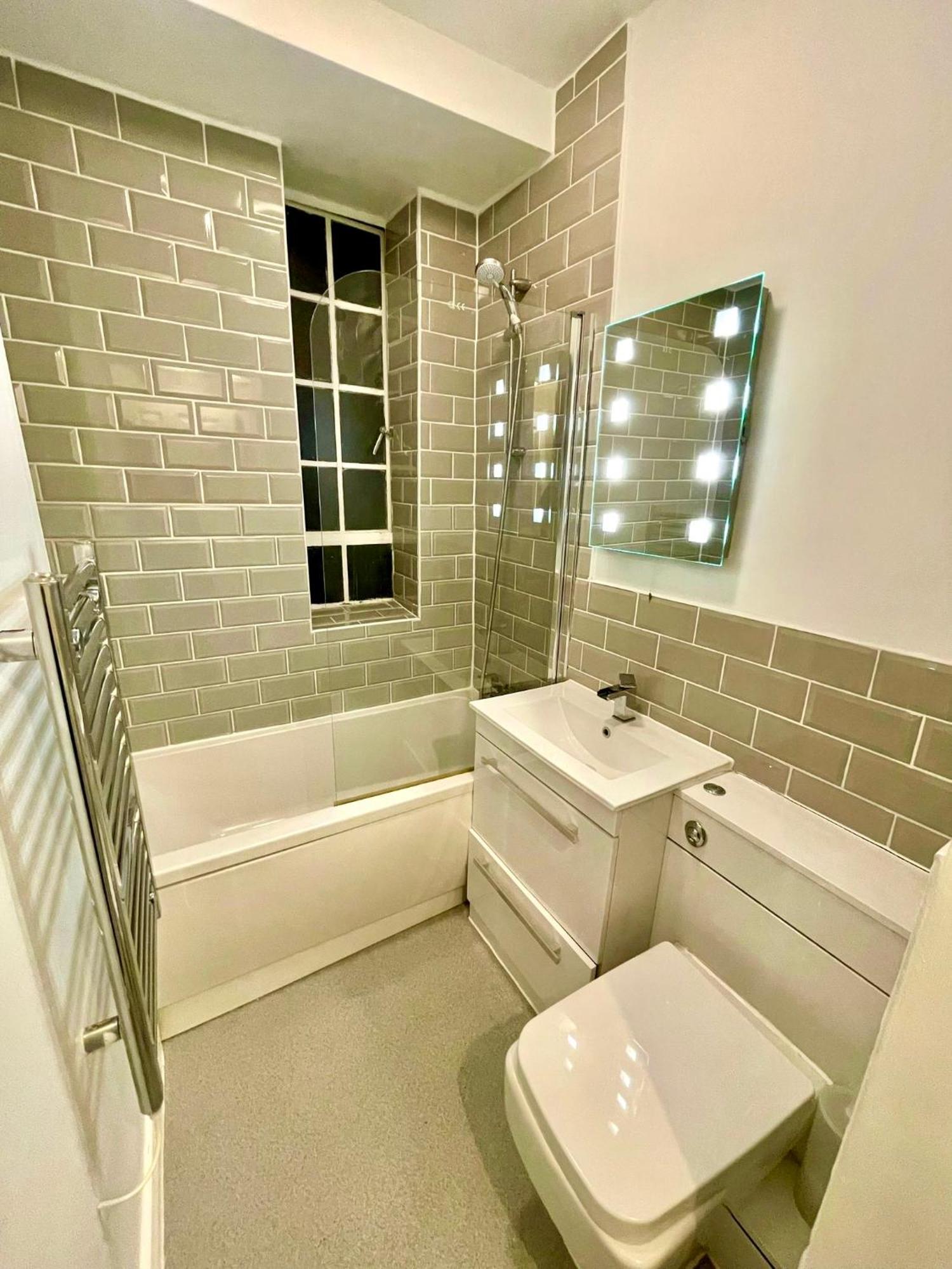 Modern Studio, Prime Location, Stunning View Appartement