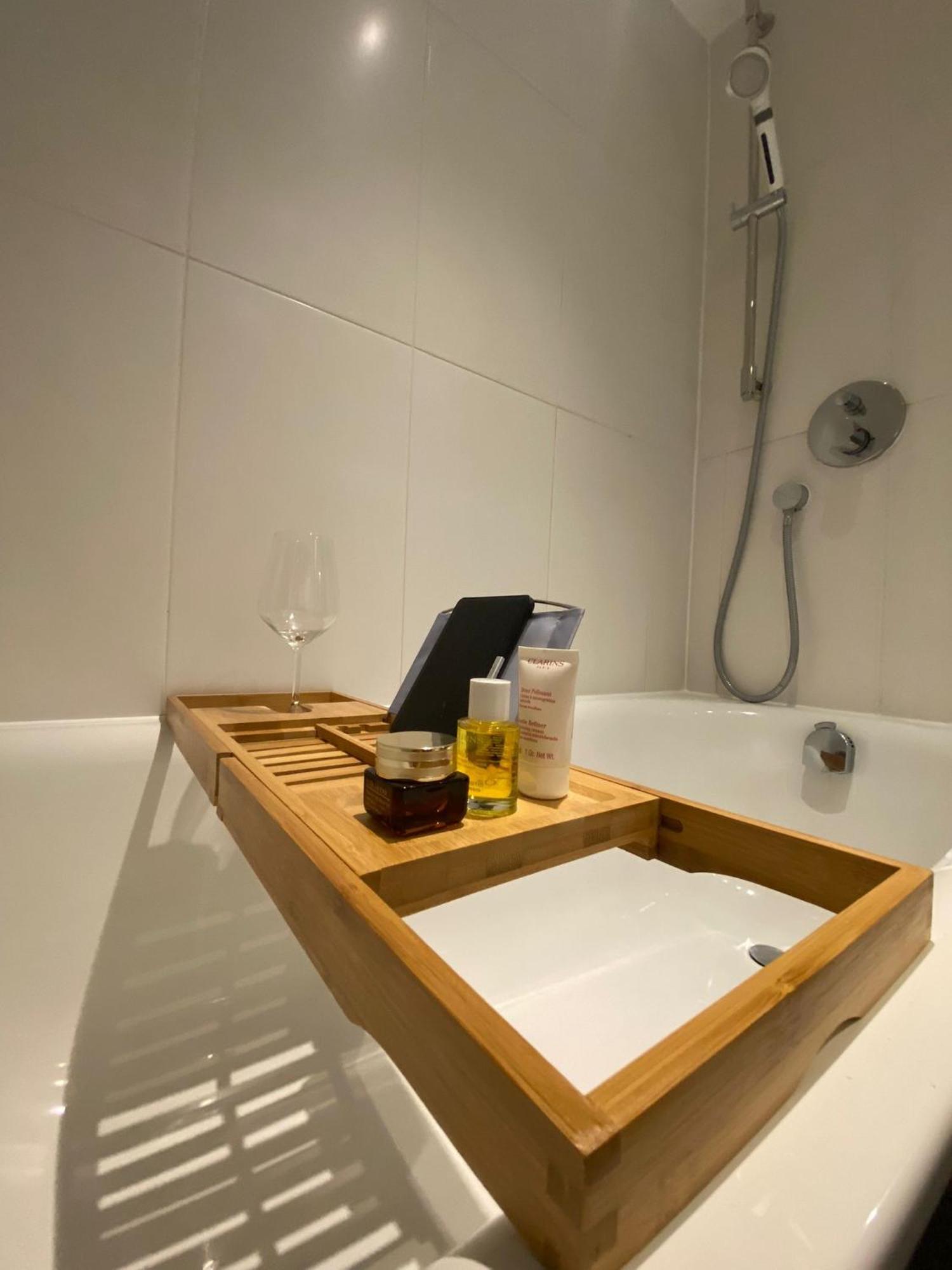 2 Bedroom In Kings Cross, London, N1 *