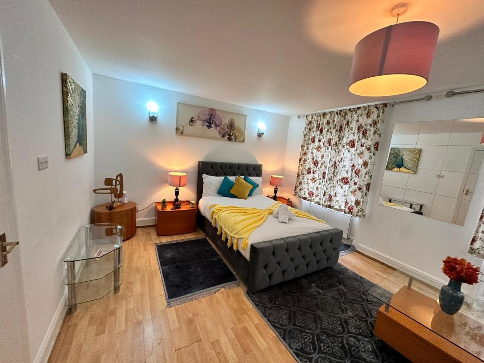 Bright Family Studio In Central Apartment *