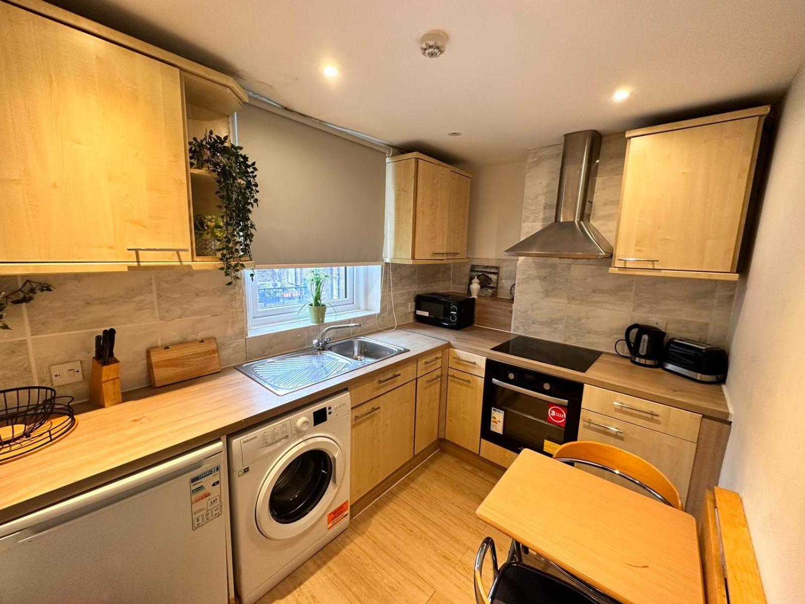 Bright Family Studio In Central Apartment