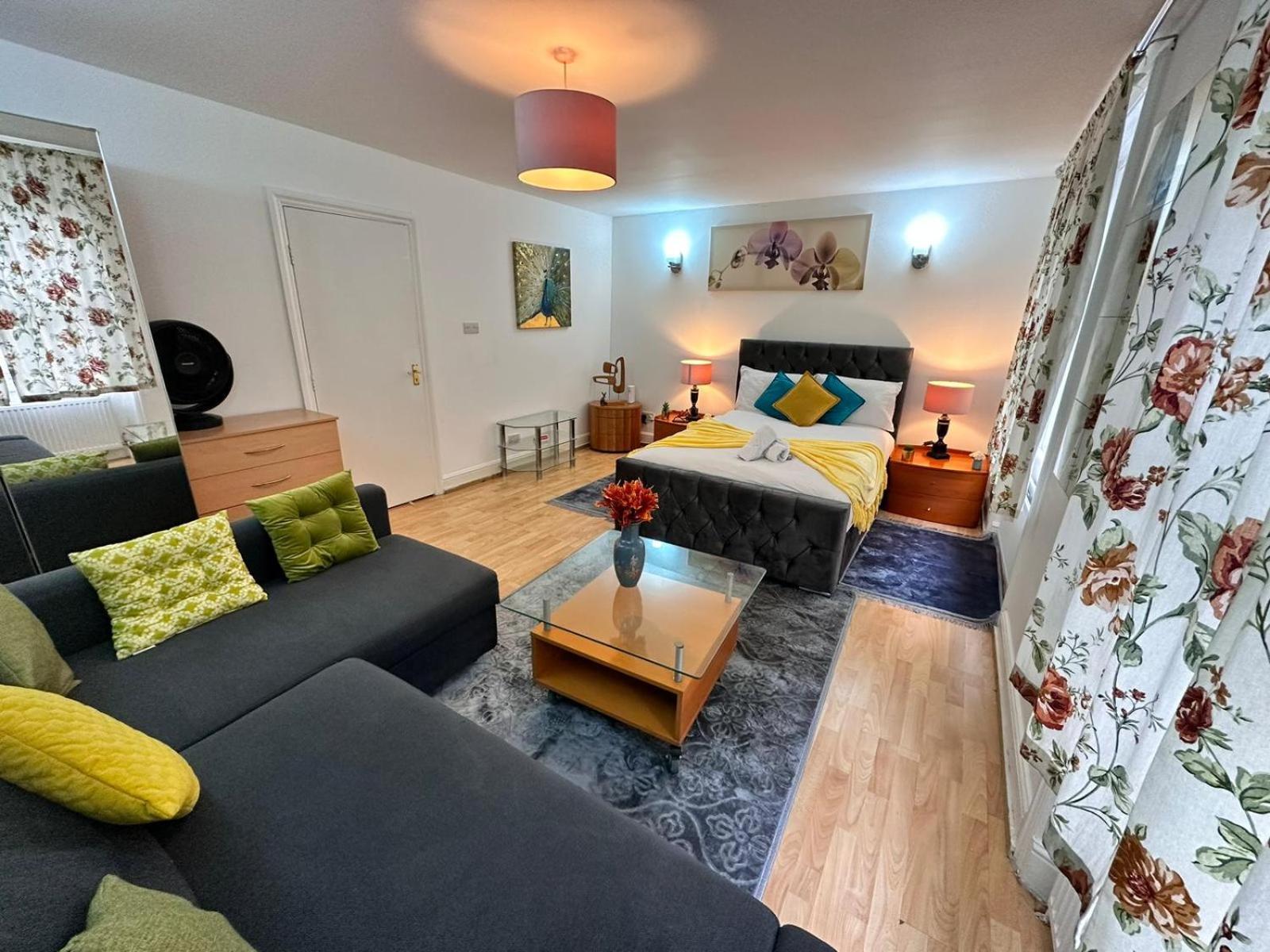 Bright Family Studio In Central London