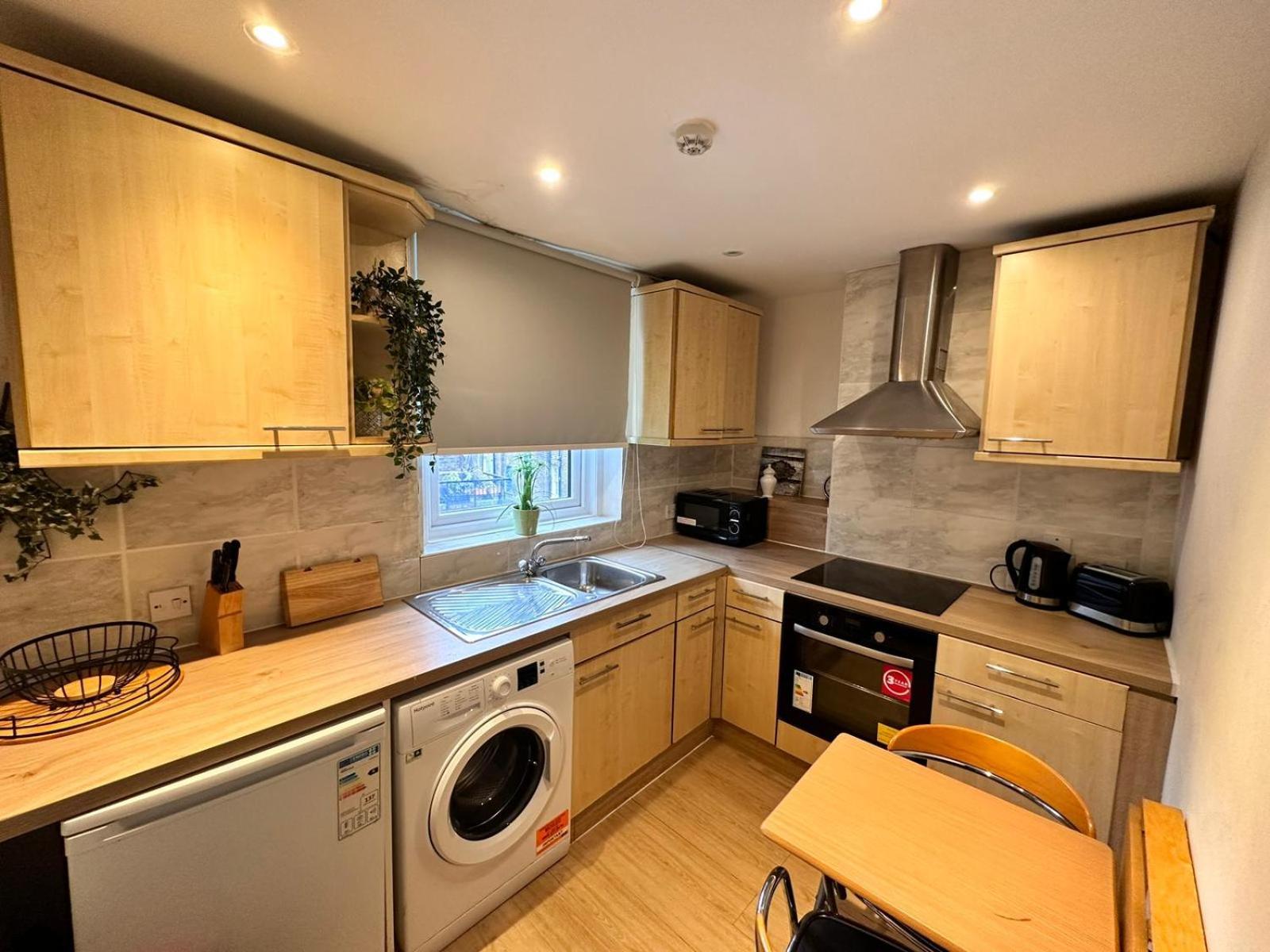 Bright Family Studio In Central *