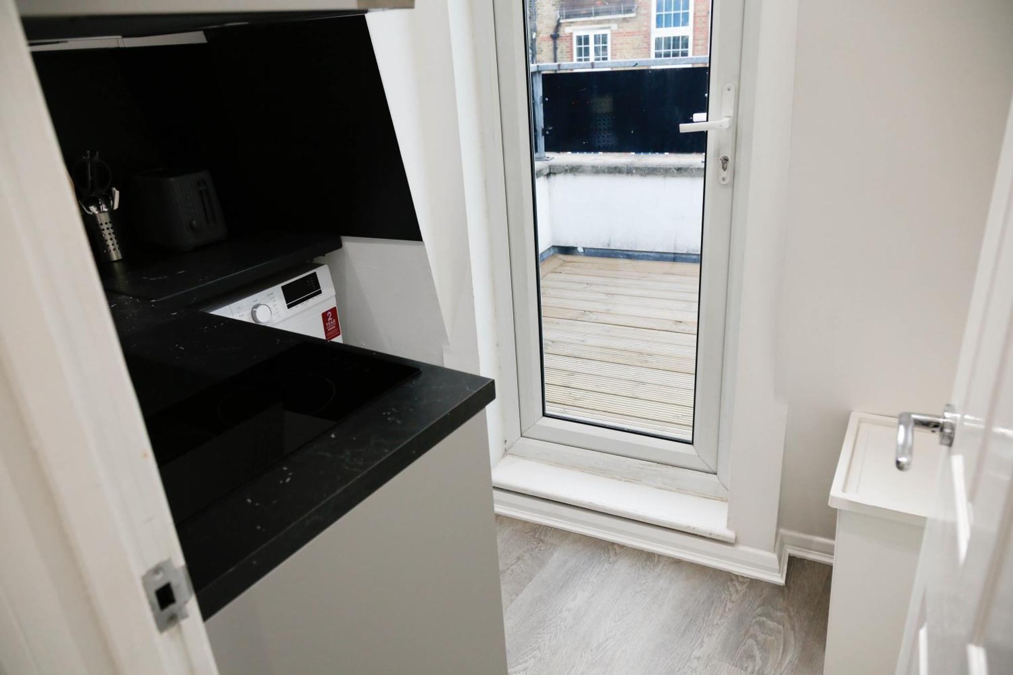 New Luxury In Next To Shops, Cafes, Bars & Metro Londres