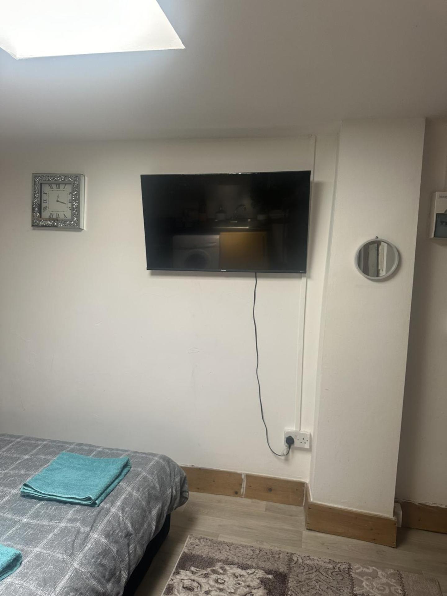 Leyton Orient Stduio Flat