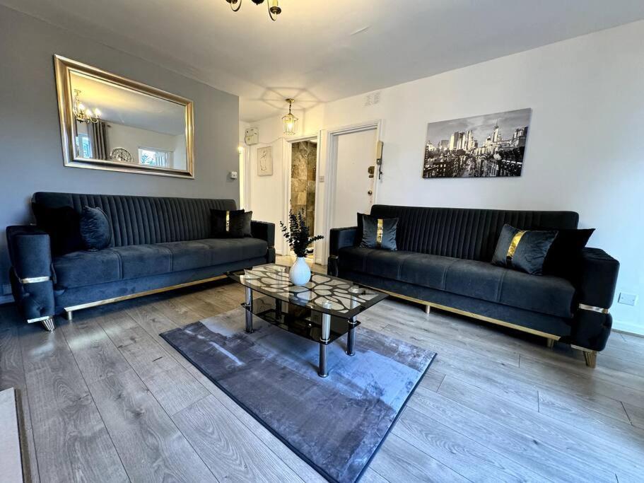Appartement Newly Renovated Kensington 2 Bedroom With Balcony Near Harrods Sleeps 6, 2 Min Walk From Station Londres